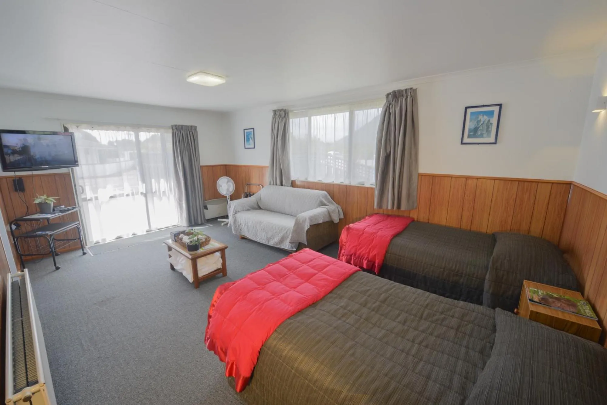 Photo of the whole room, Bed in Wilderness Motel Accommodation