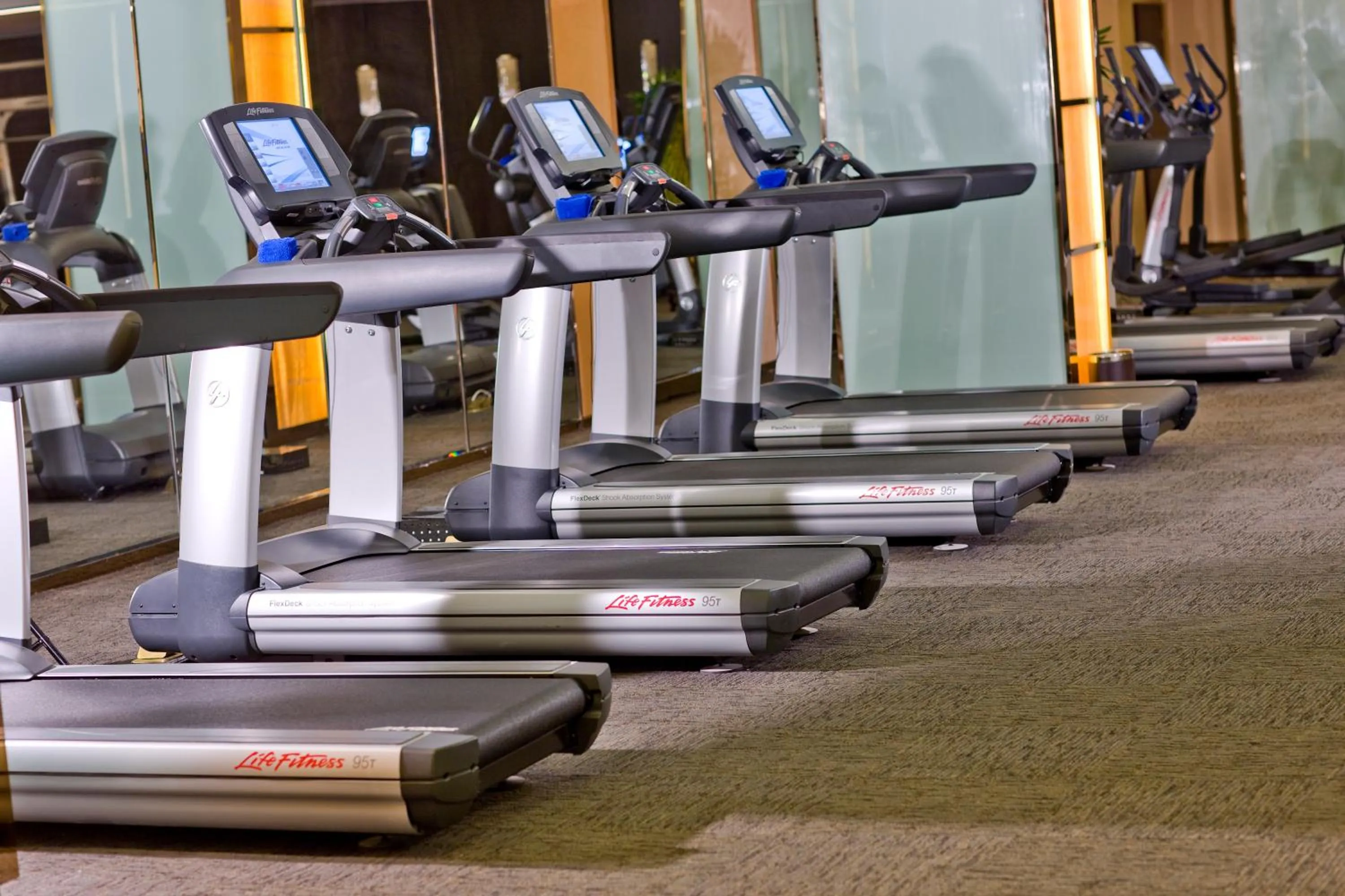 Fitness centre/facilities in Nanyuan Universe Deluxe Hotel