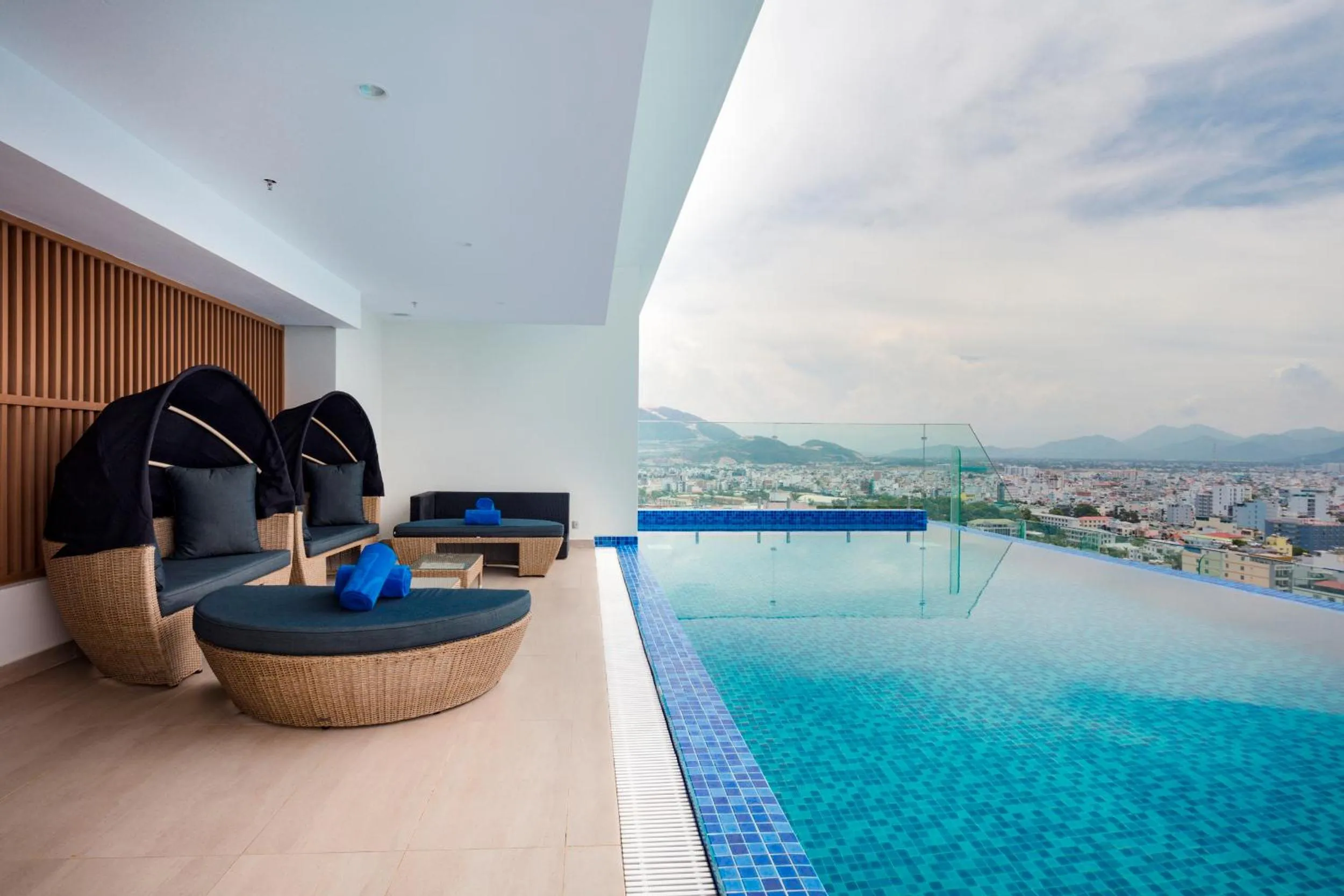 Swimming pool in Nagar Hotel Nha Trang