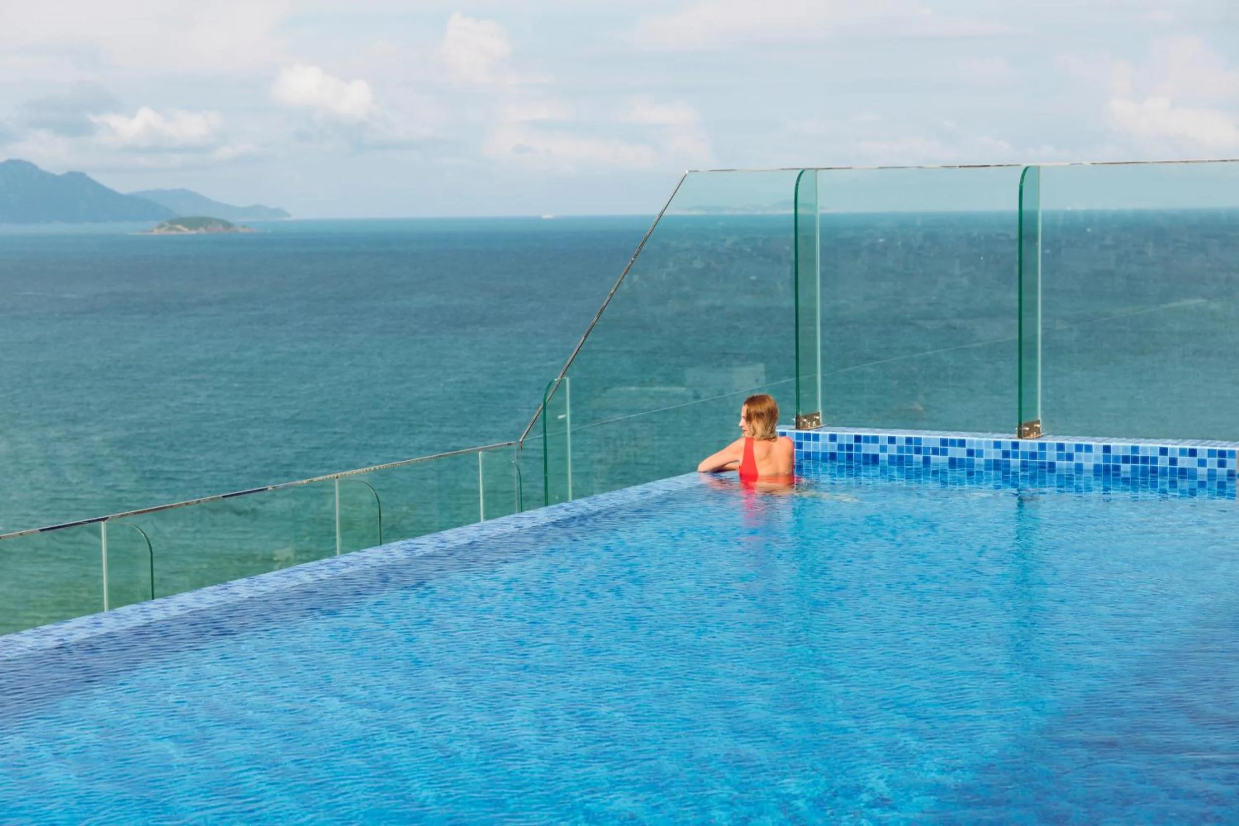 Swimming pool in Nagar Hotel Nha Trang