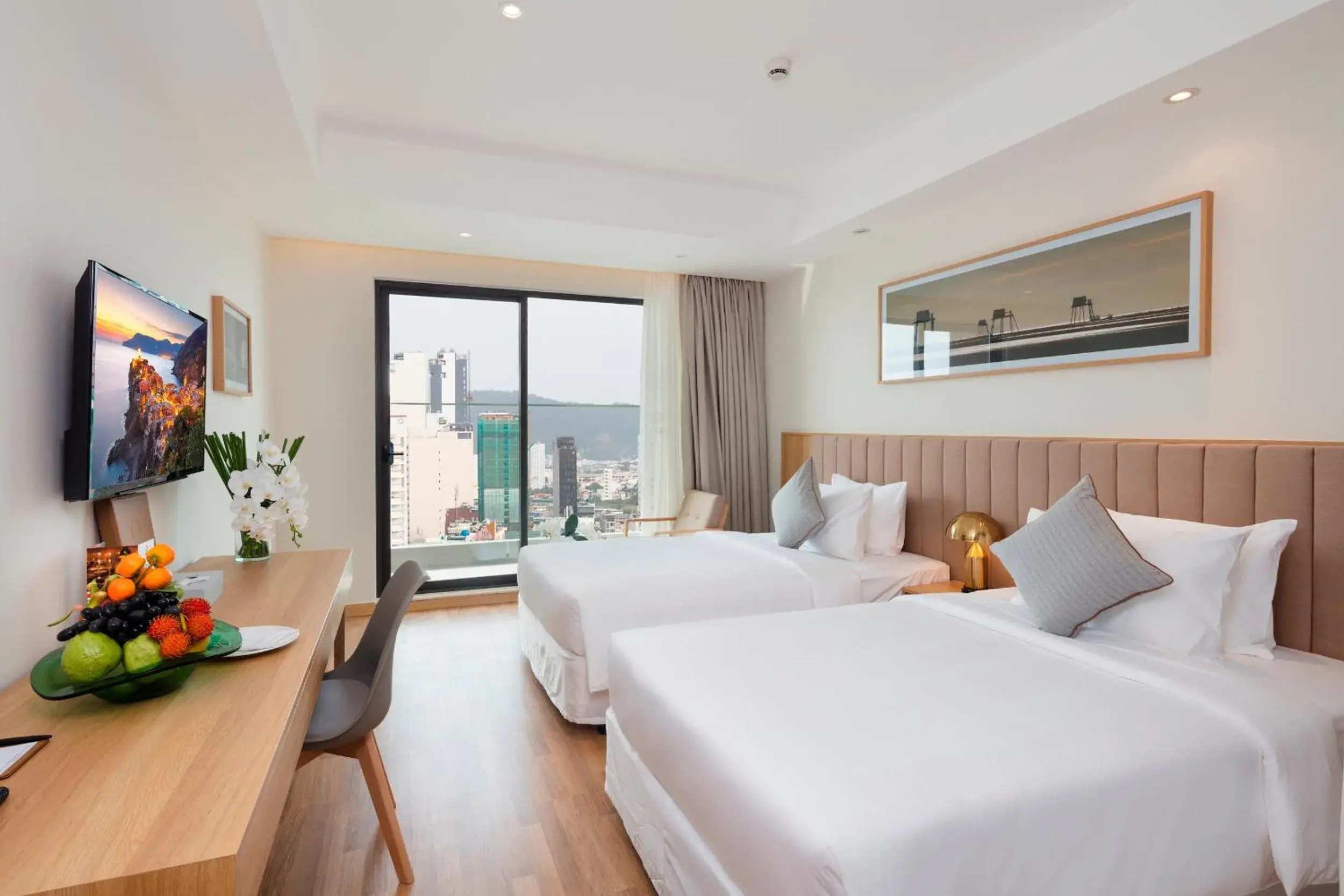 Senior Deluxe Twin Room with City View and Balcony in Nagar Hotel Nha Trang Senior Deluxe Twin Room with City View and Balcony in Nagar Hotel Nha Trang