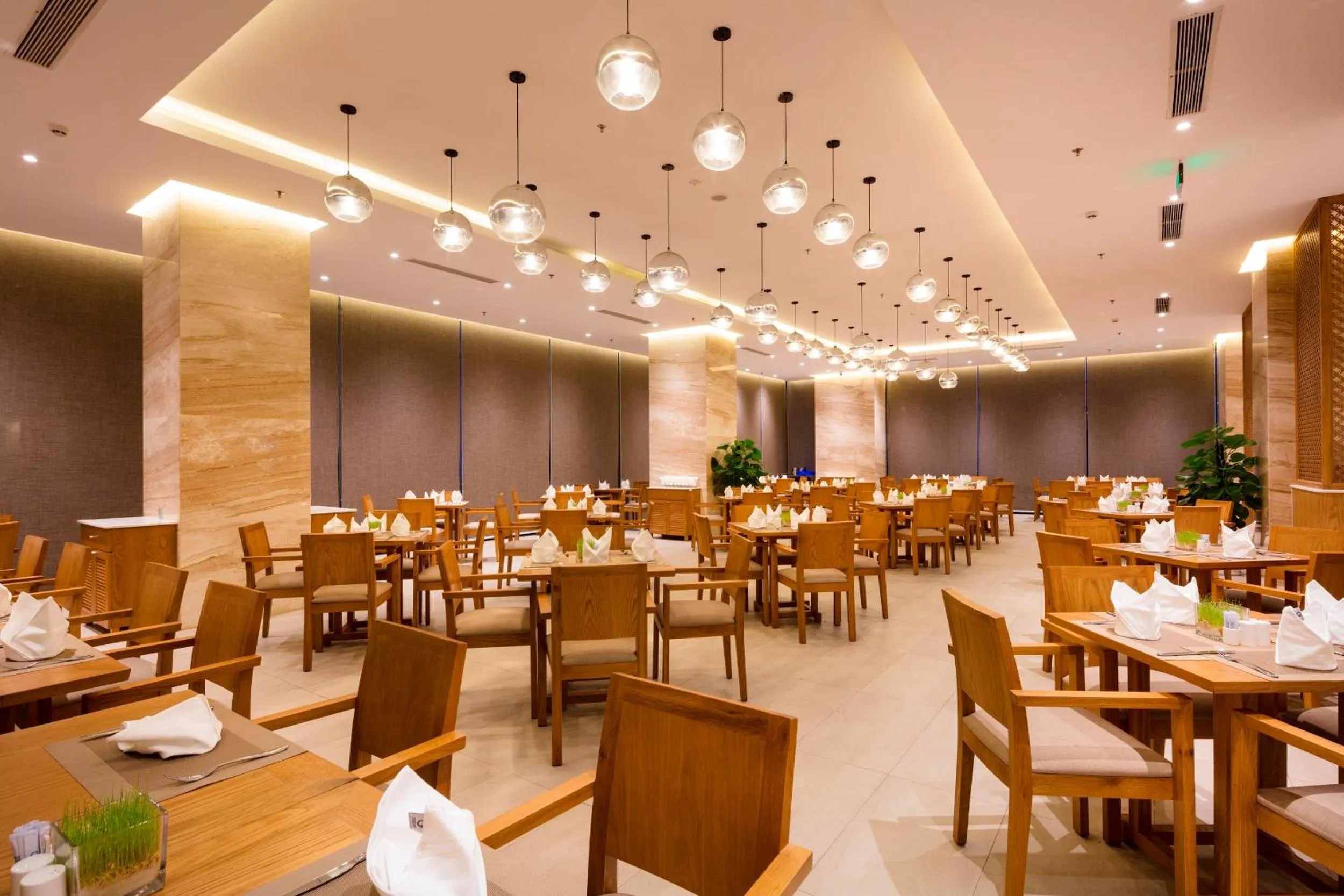 Restaurant/places to eat in Nagar Hotel Nha Trang