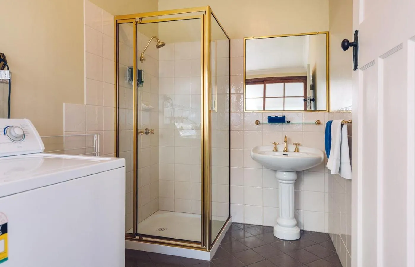 Bathroom in Fitzroy Motor Inn