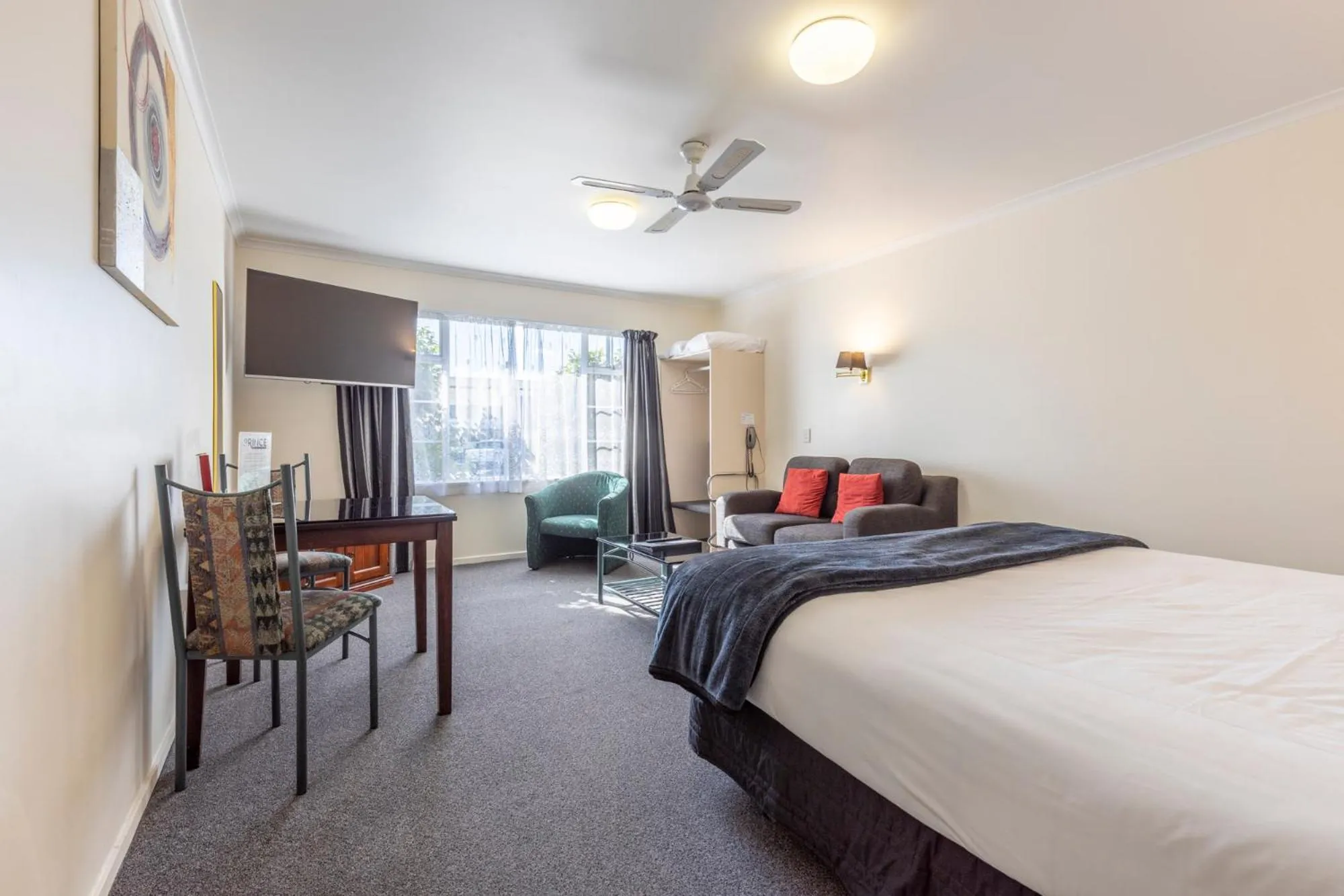 View (from property/room), Bed in ASURE PRINCE motor lodge