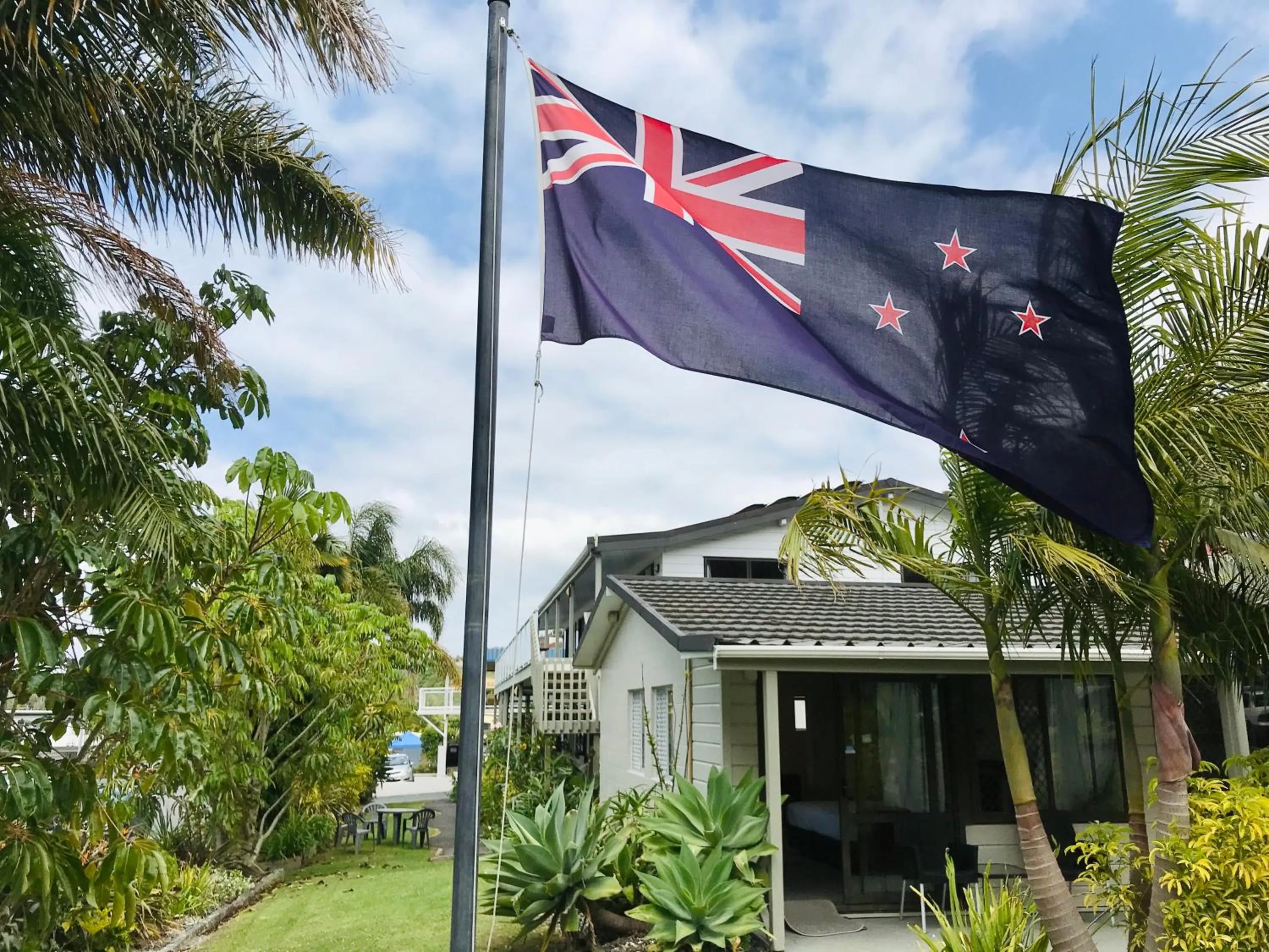 Facade/entrance in Bounty Motel