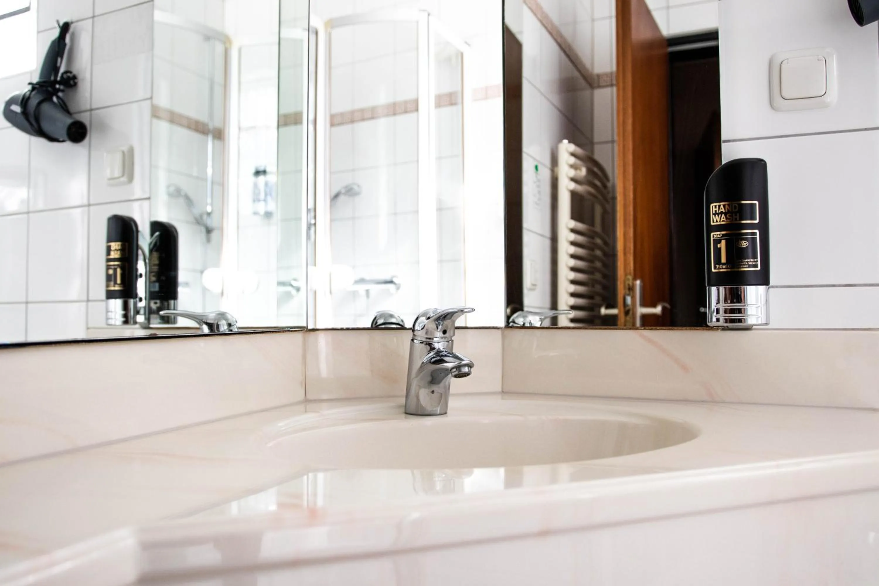 Bathroom in Bundt's Hotel & Gartenrestaurant