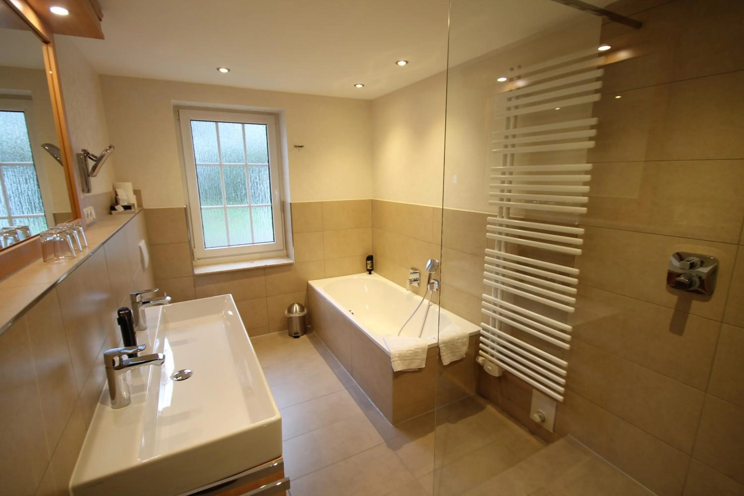 Bathroom in Bundt's Hotel & Gartenrestaurant