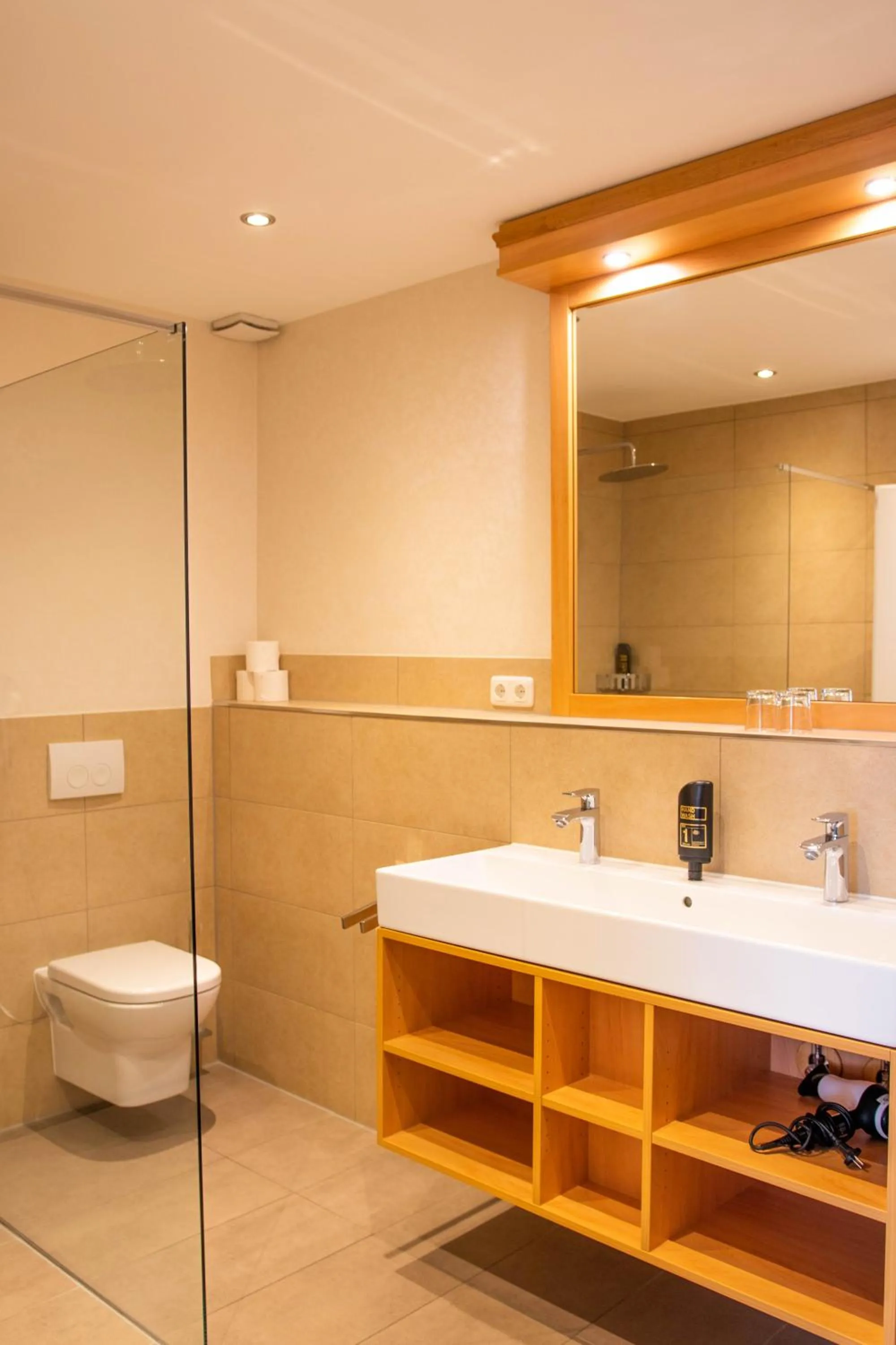 Bathroom in Bundt's Hotel & Gartenrestaurant