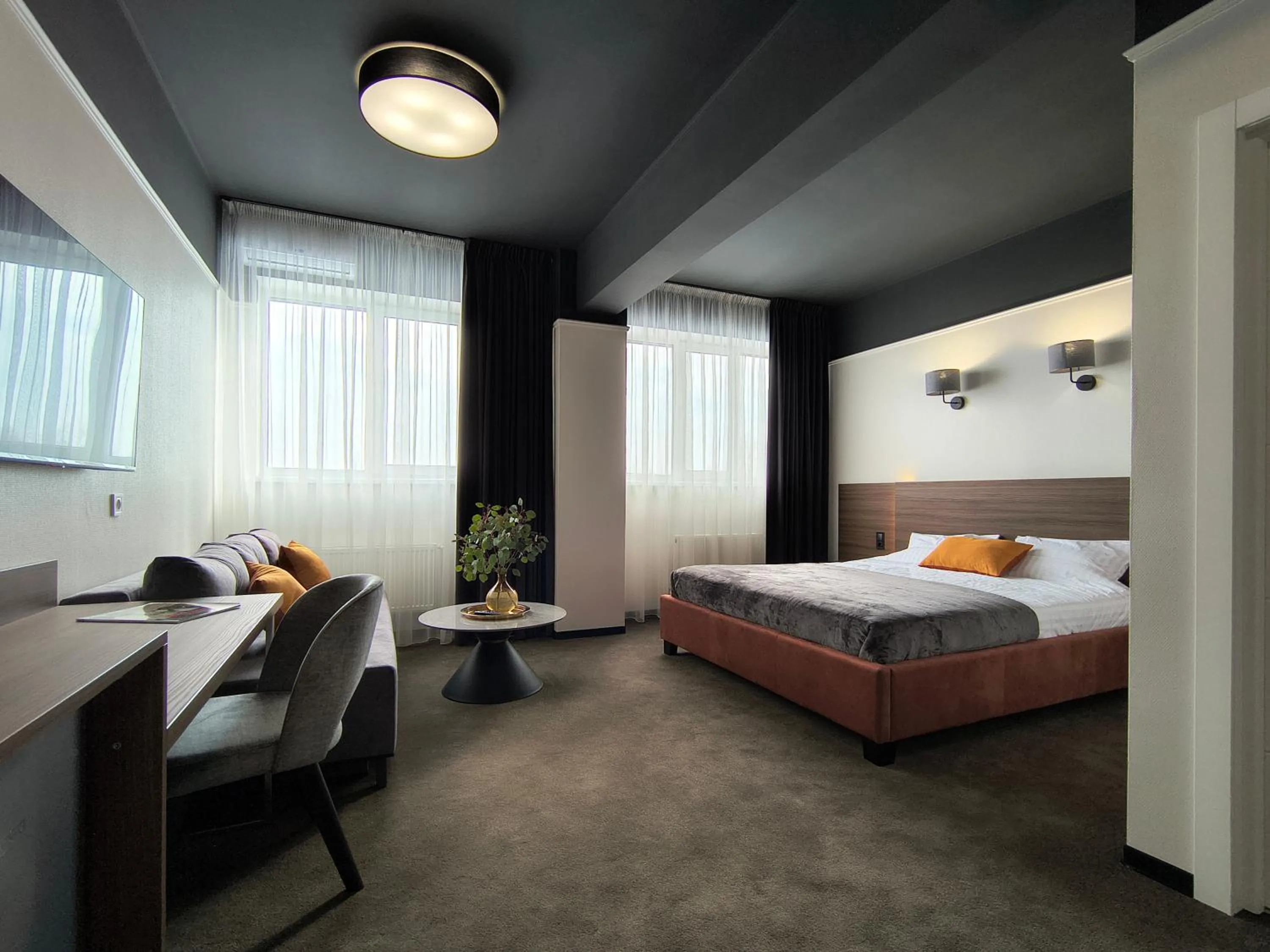 Bed in Mini Hotel on Brovarskaya