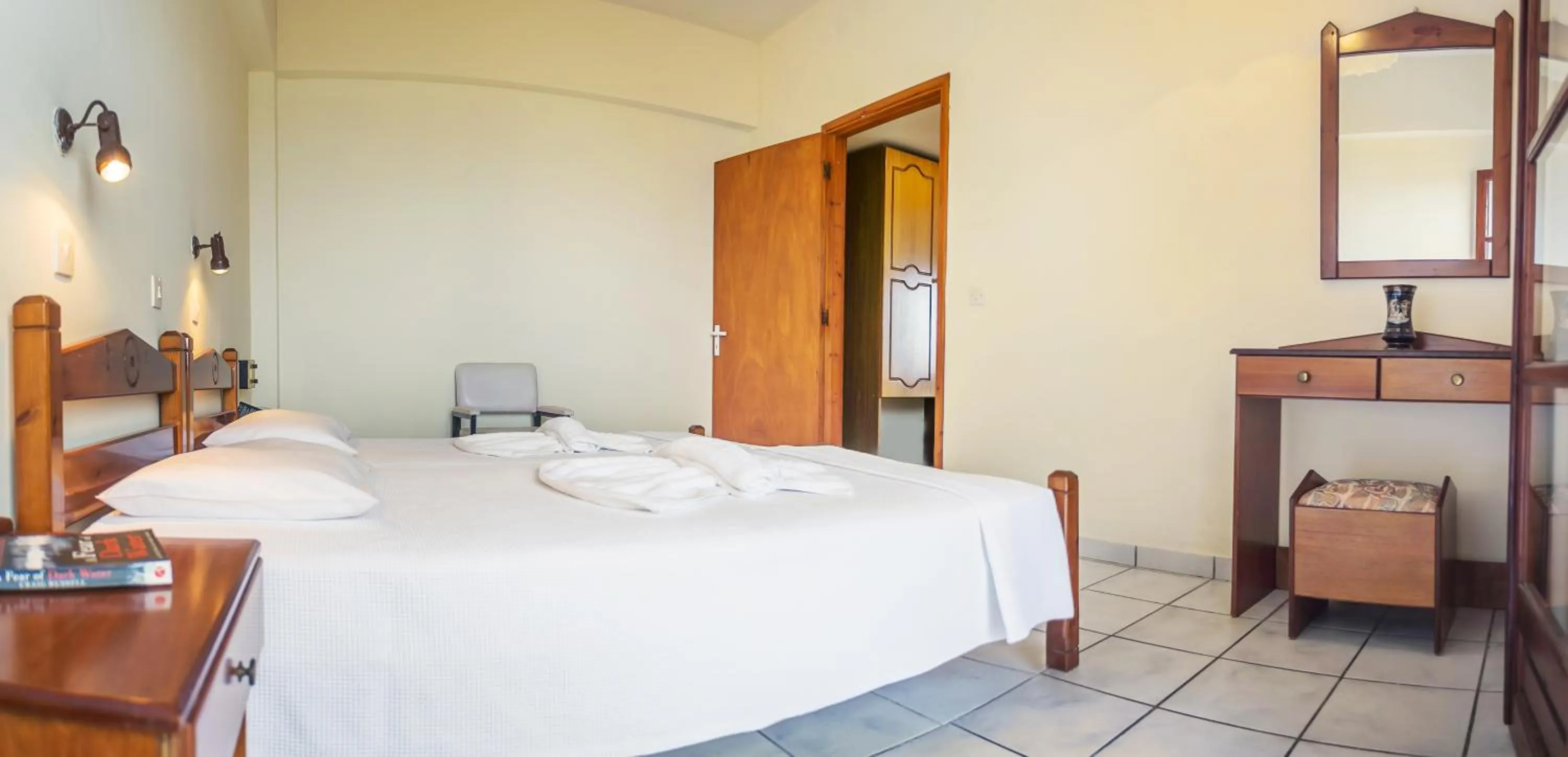 Bedroom, Bed in Yiannis Ηotel