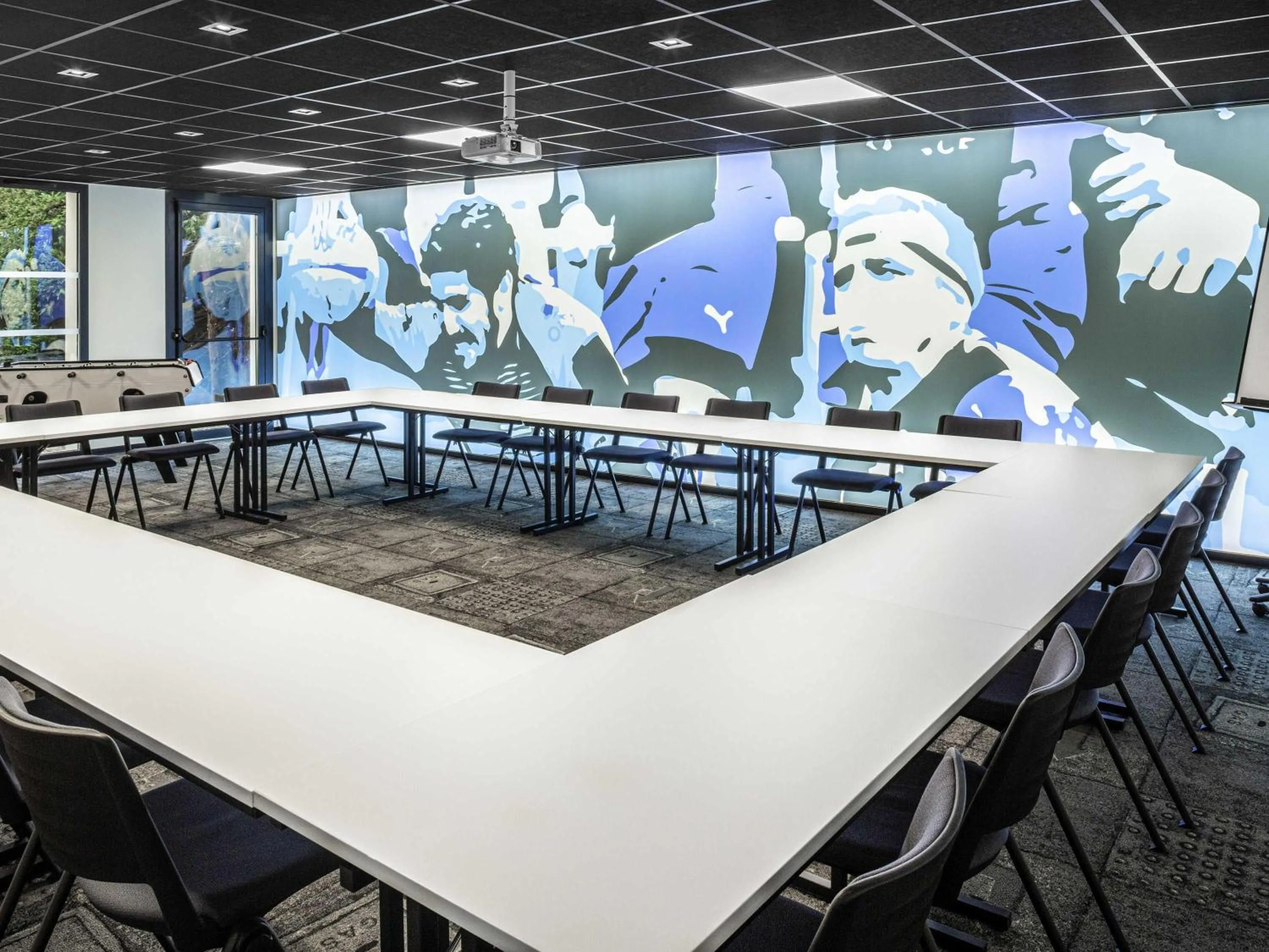 Meeting/conference room in ibis Styles Toulouse Nord Sesquieres