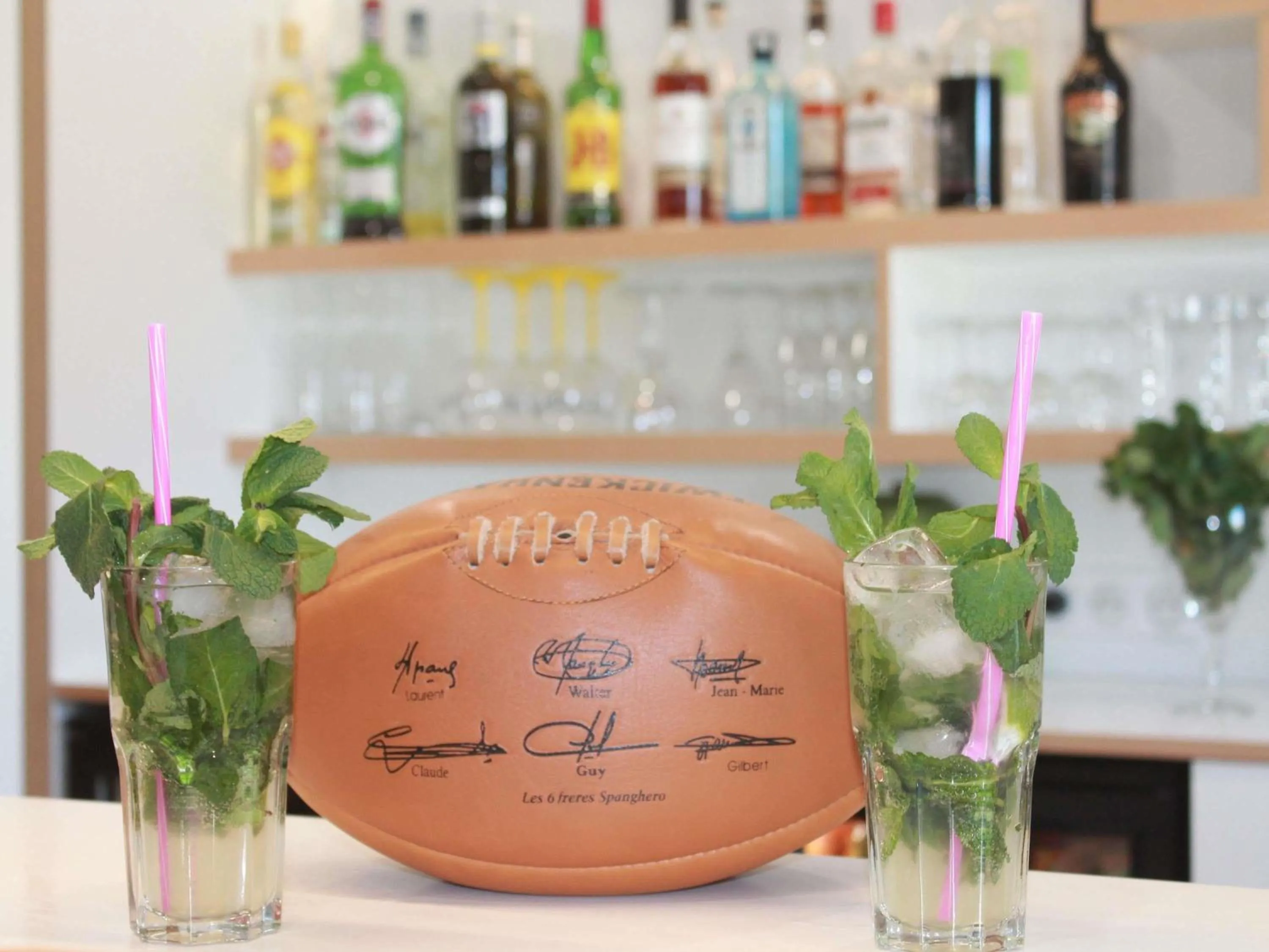 Lounge or bar in ibis Styles Toulouse Nord Sesquieres