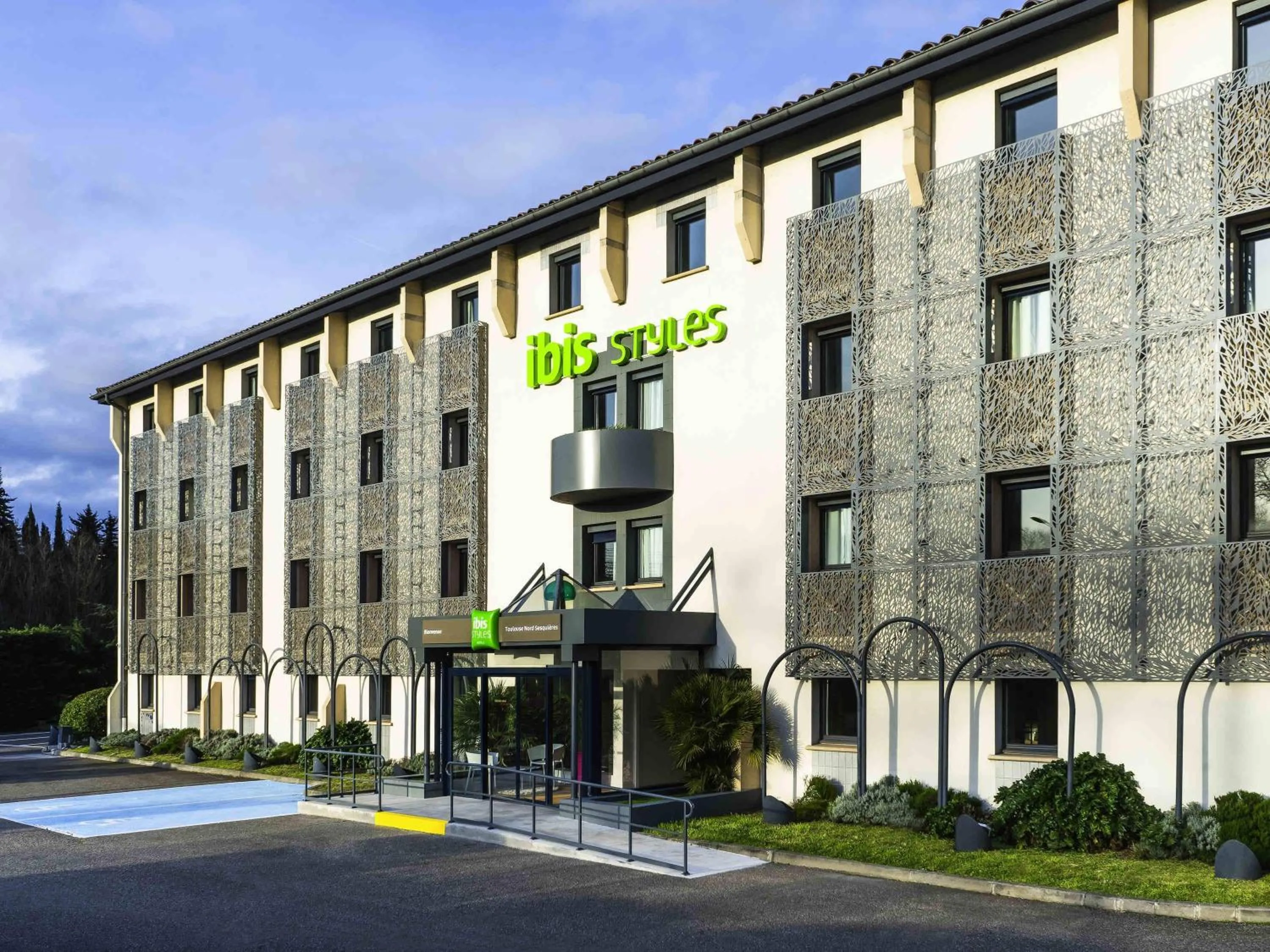 Property building in ibis Styles Toulouse Nord Sesquieres
