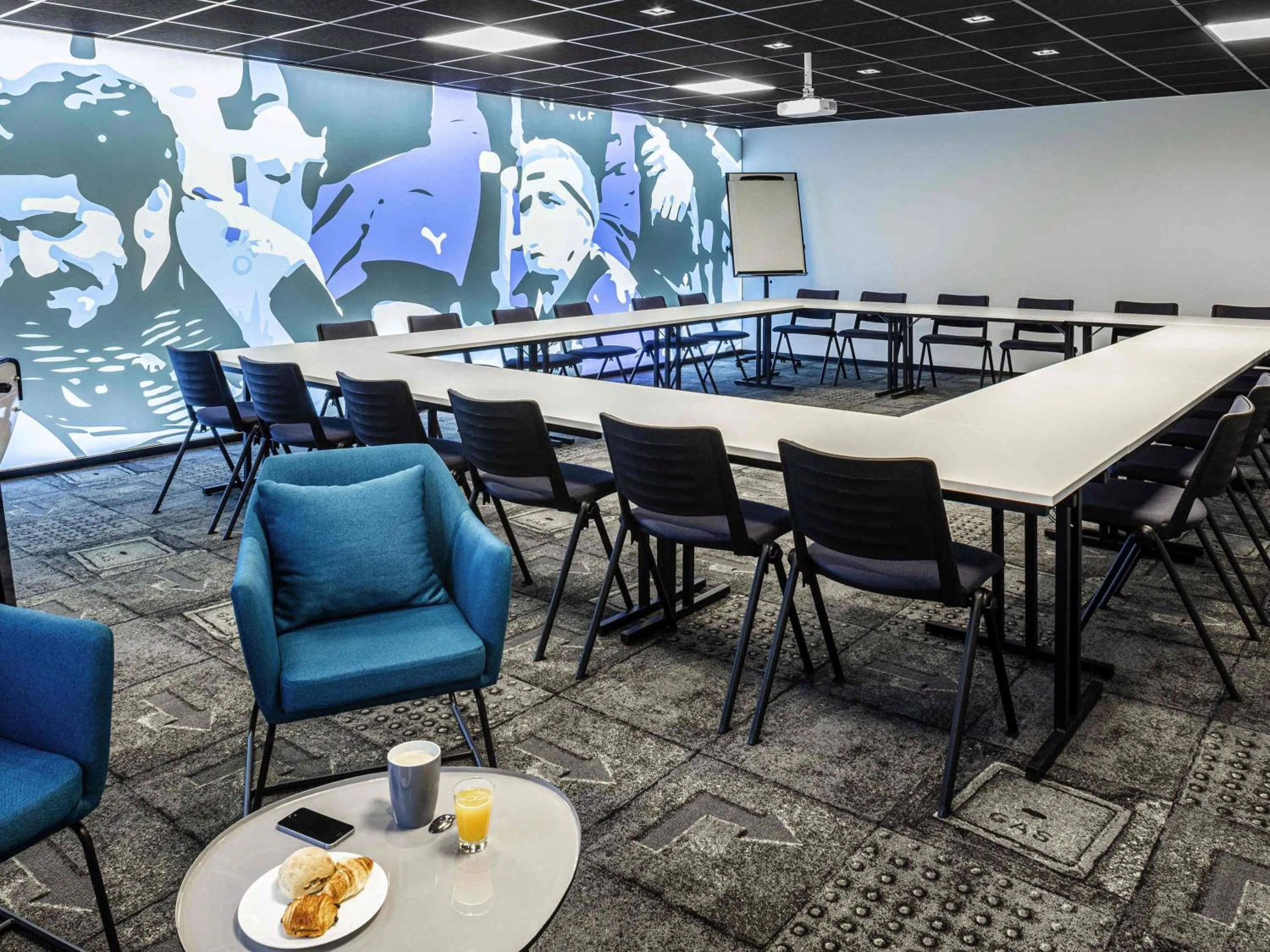 Meeting/conference room in ibis Styles Toulouse Nord Sesquieres