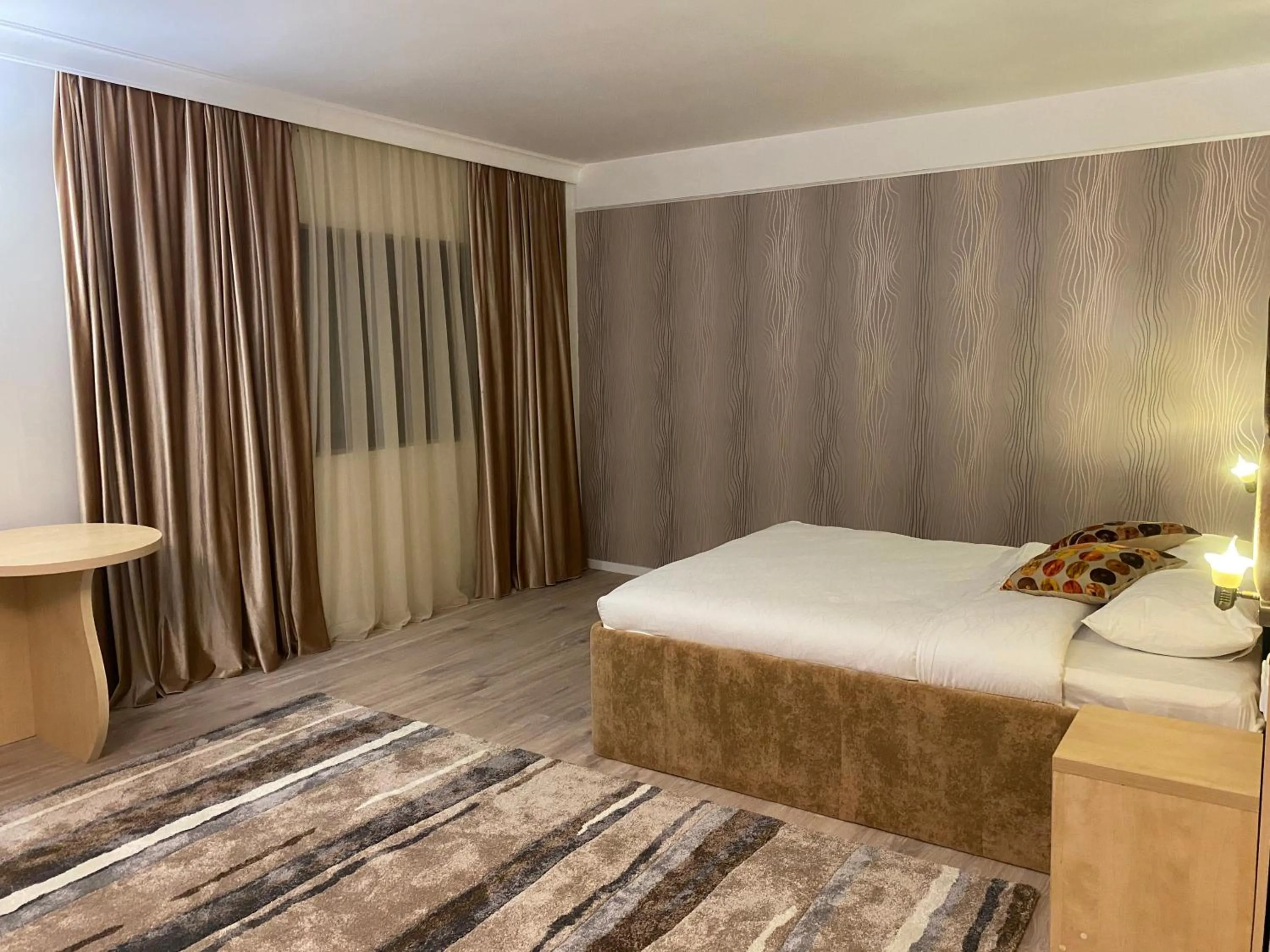 Photo of the whole room, Bed in Resort Plaza Lake