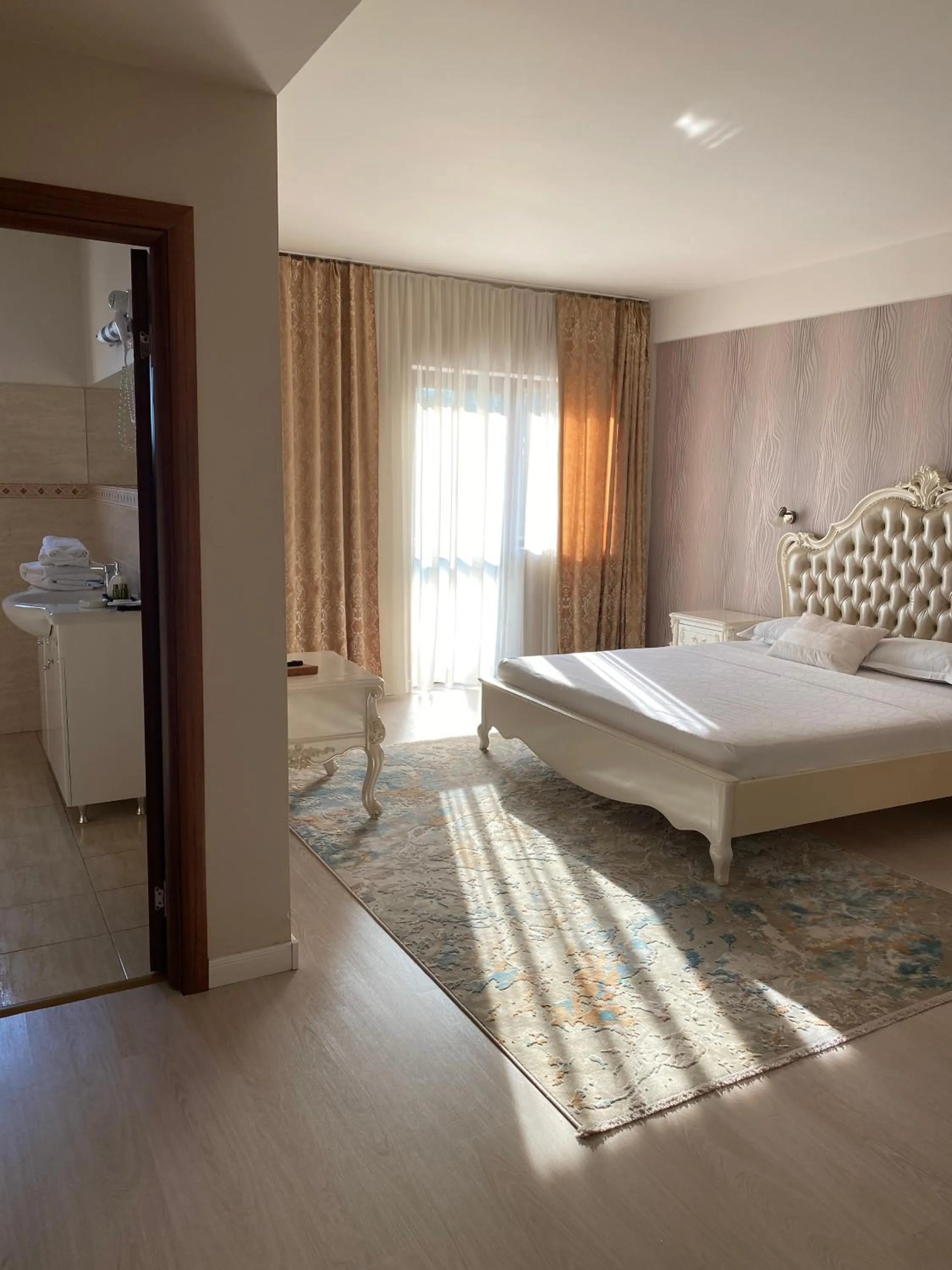 Bed in Resort Plaza Lake