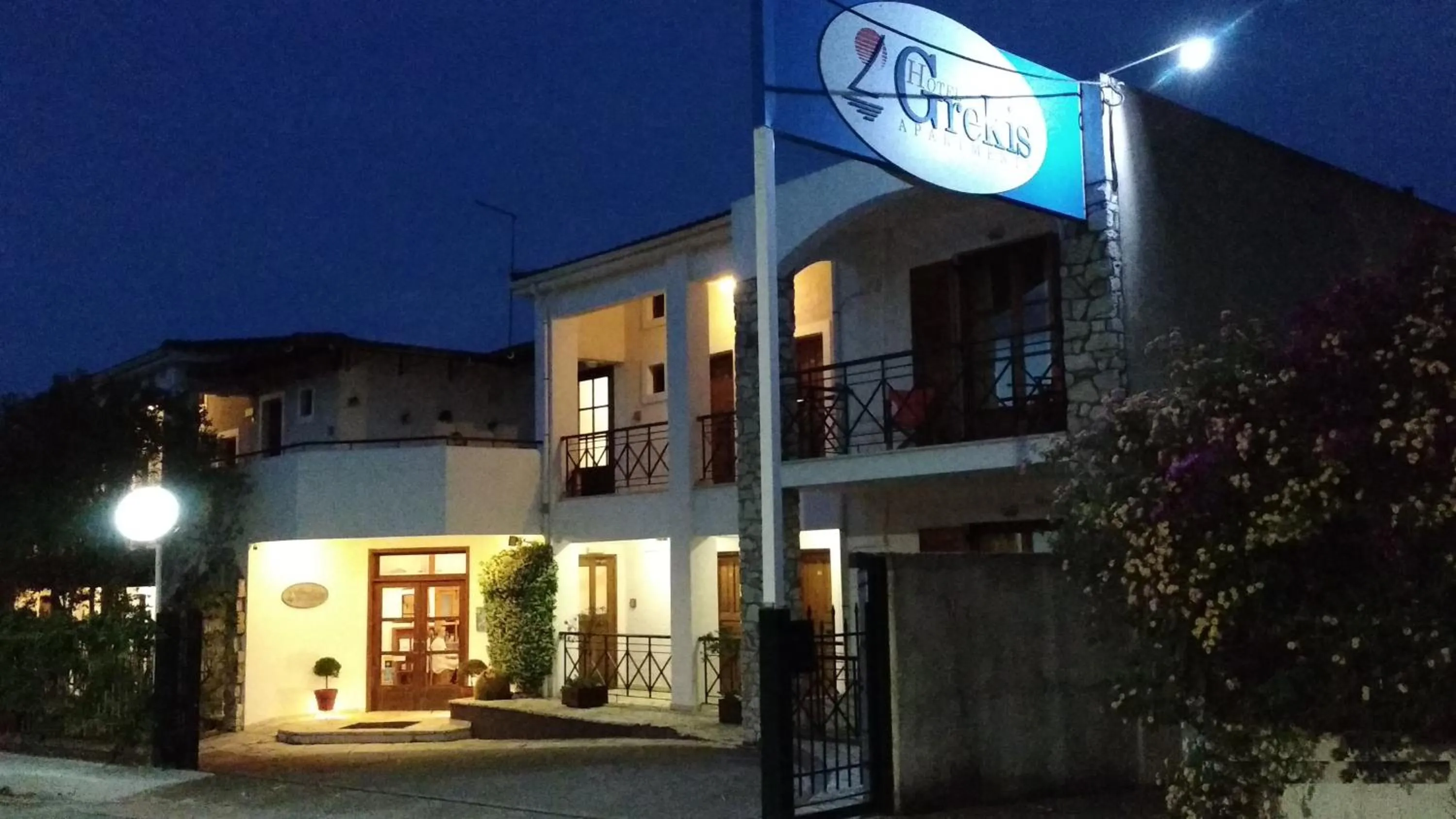 Facade/entrance in Grekis Beach Hotel and Apartments