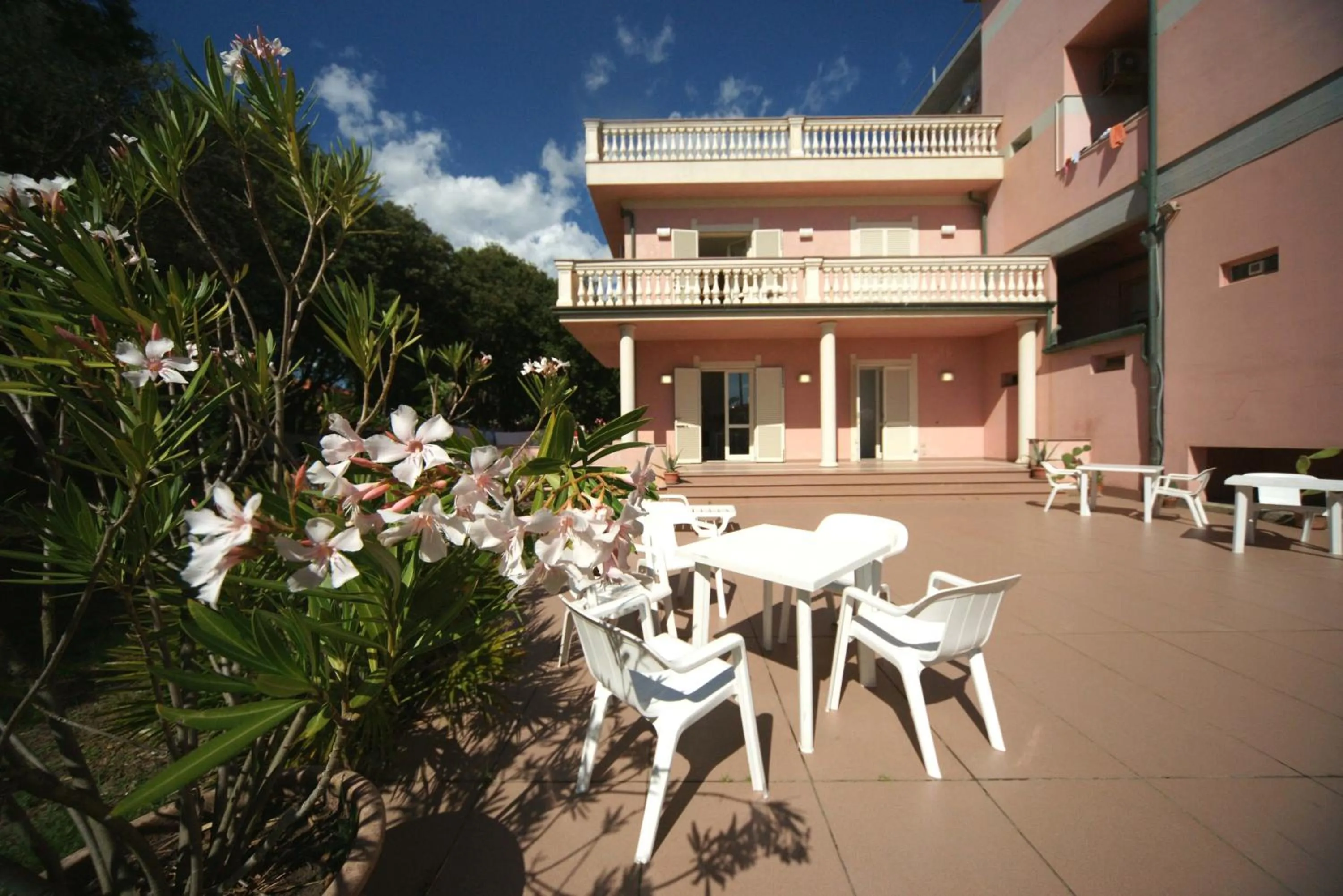 Patio in Hotel Happy