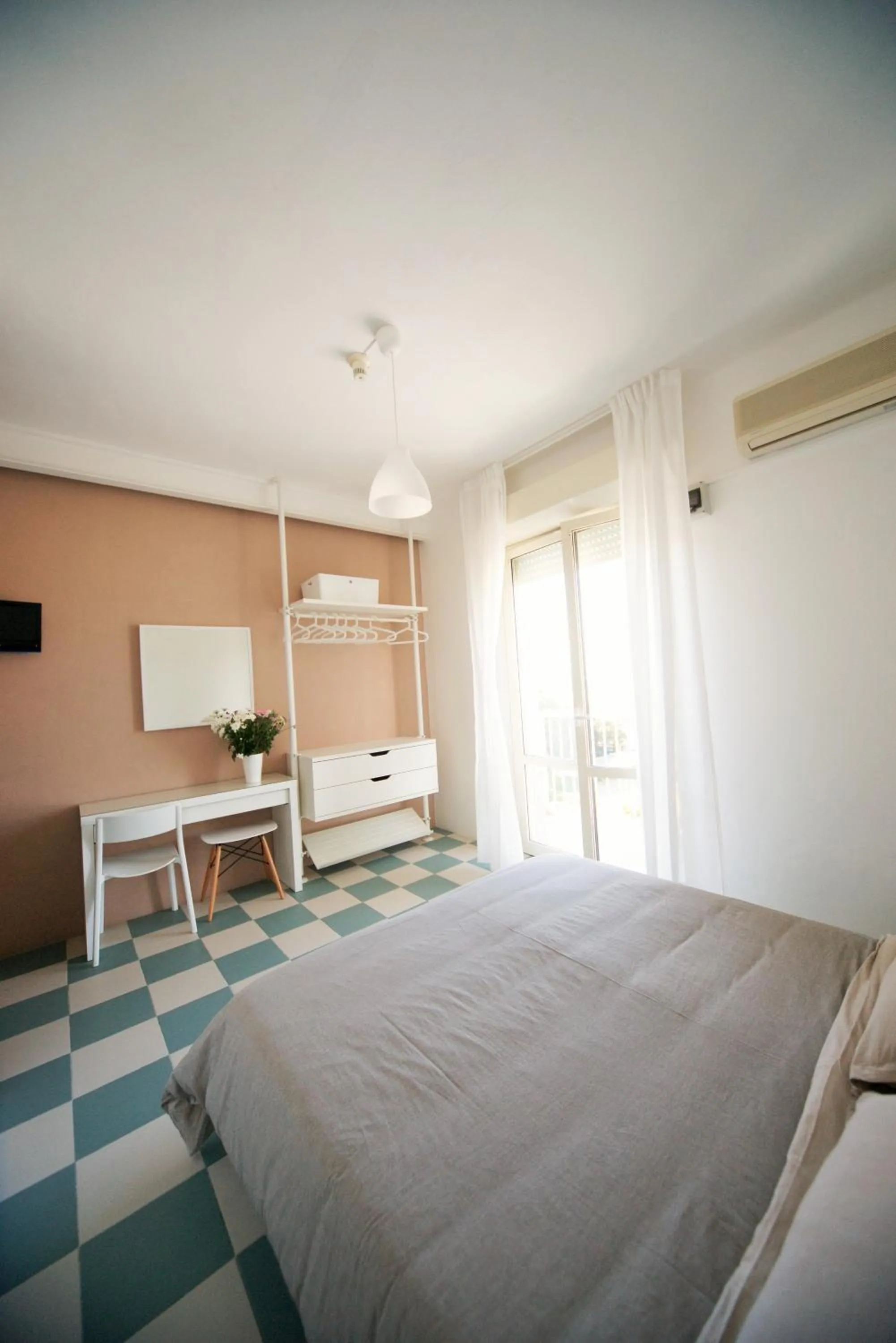 Photo of the whole room, Bed in Hotel Happy