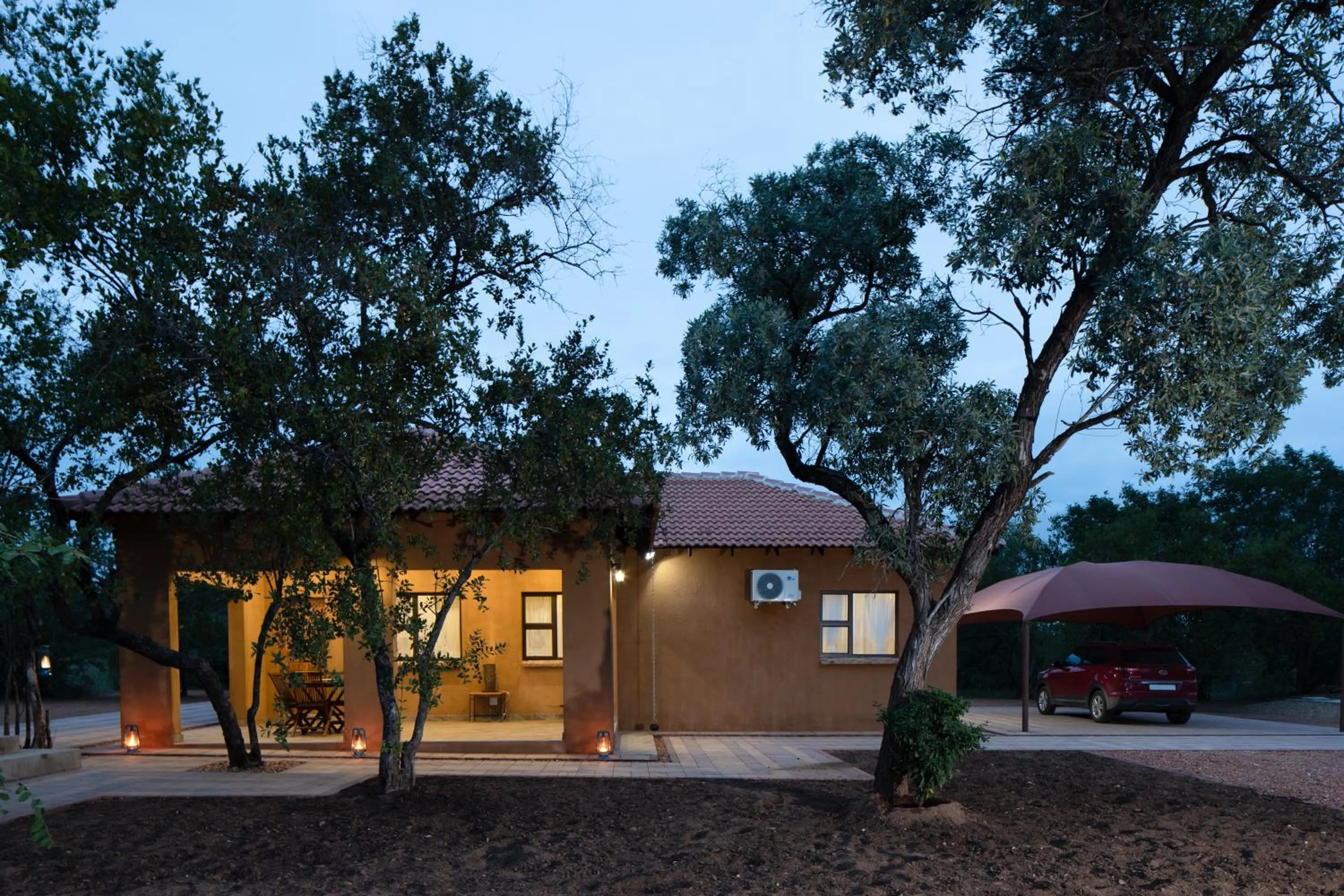 Property building in Cottage Lenise