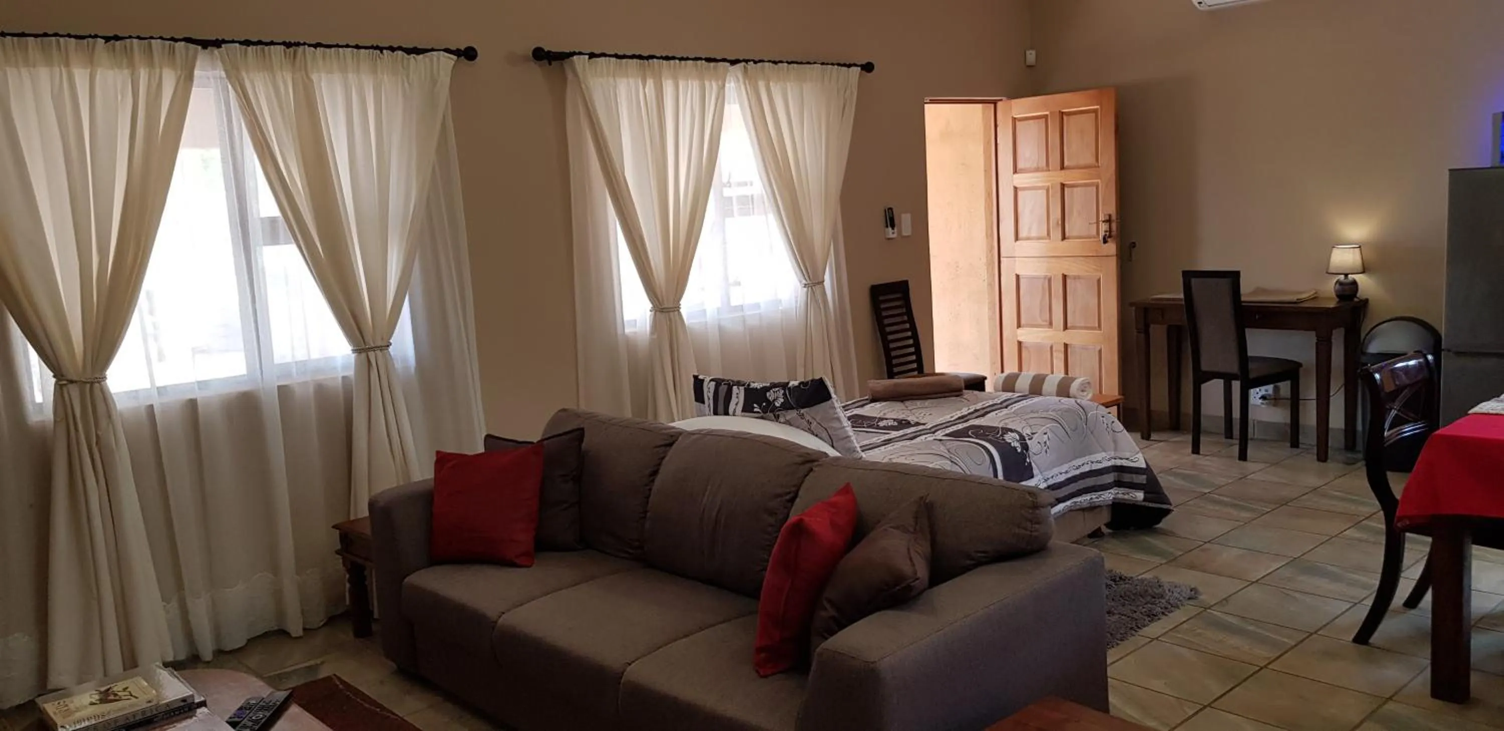 Seating area, Bed in Cottage Lenise