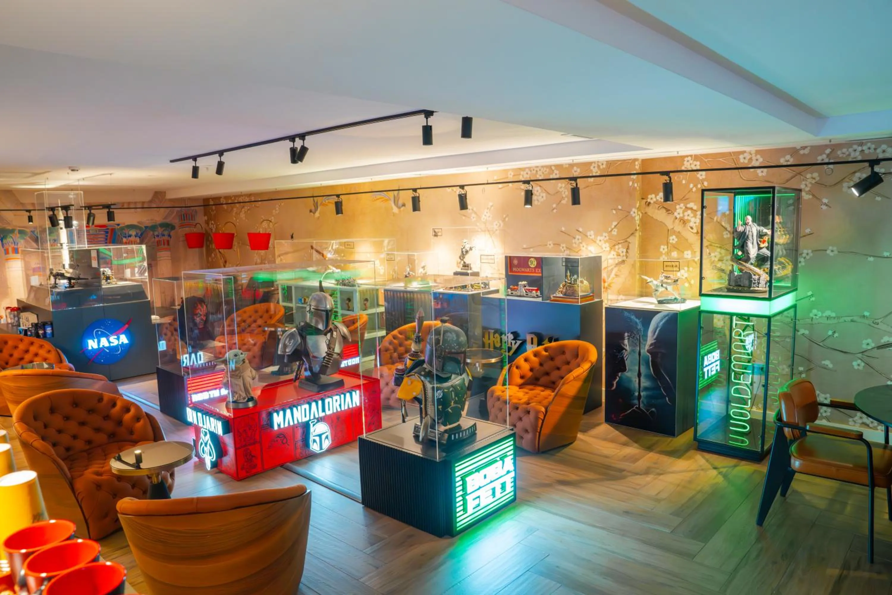 Seating area in Vespia Hotel