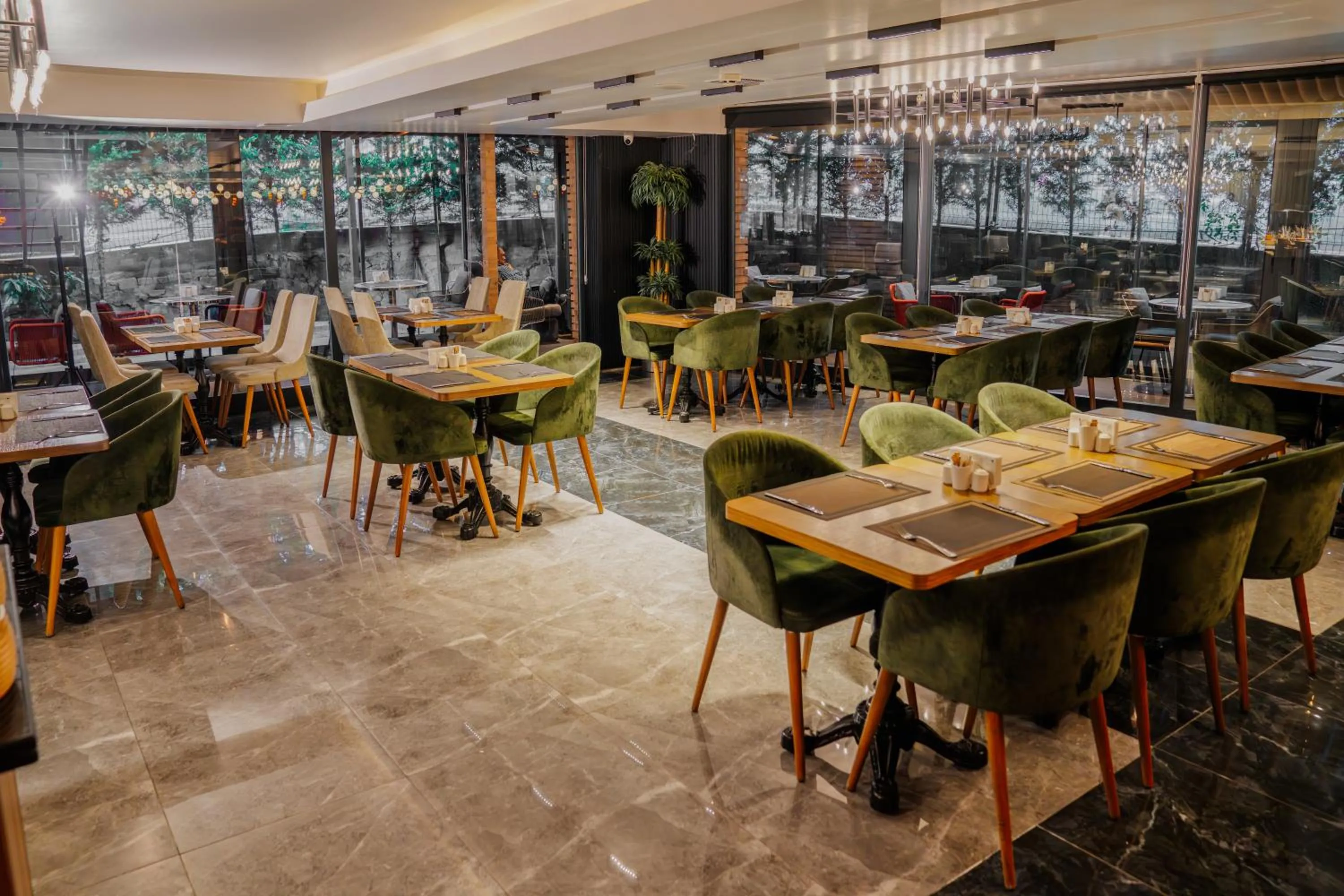 Restaurant/places to eat in Vespia Hotel