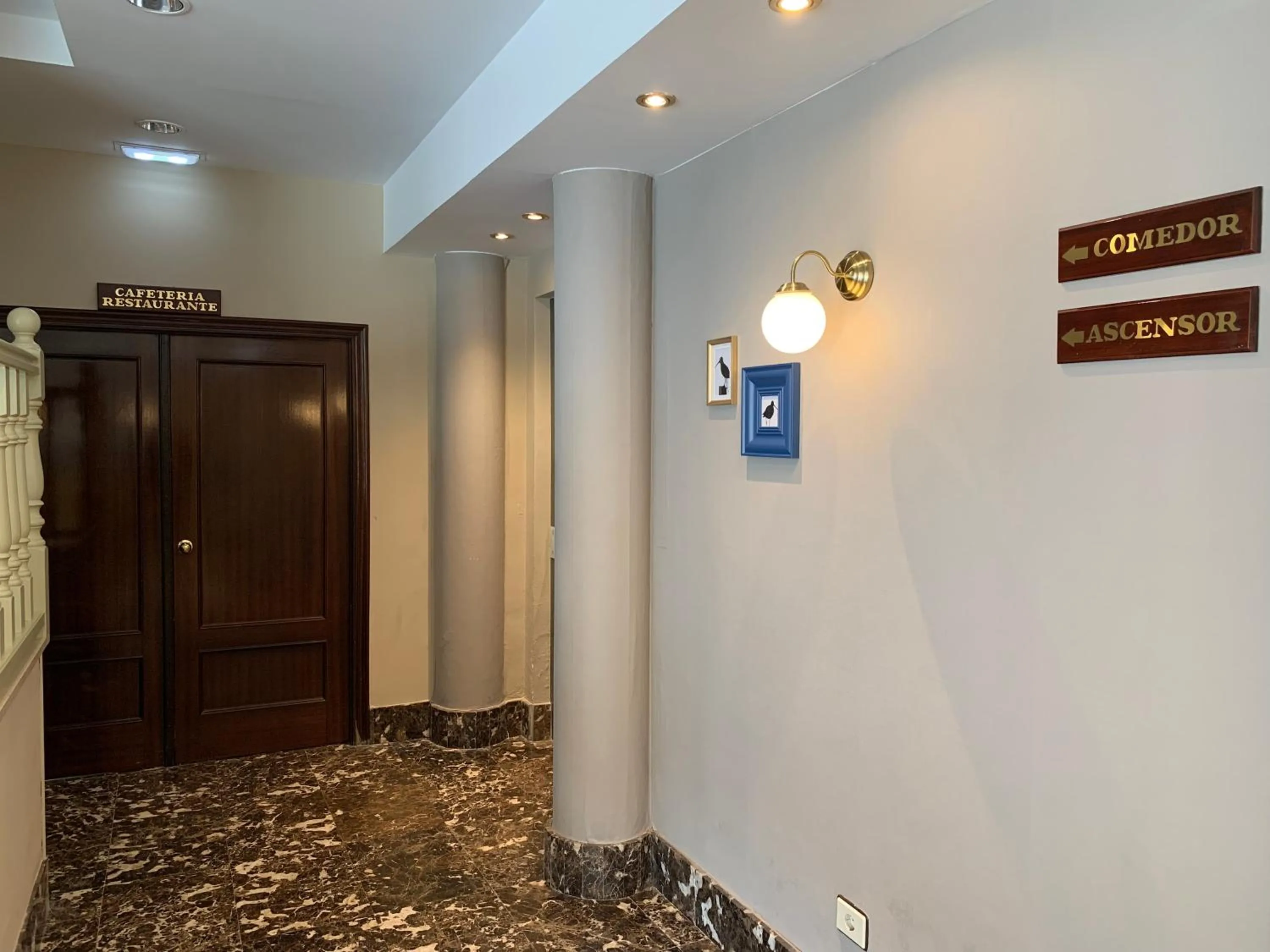 Lobby or reception in Hotel Arcea Villaviciosa