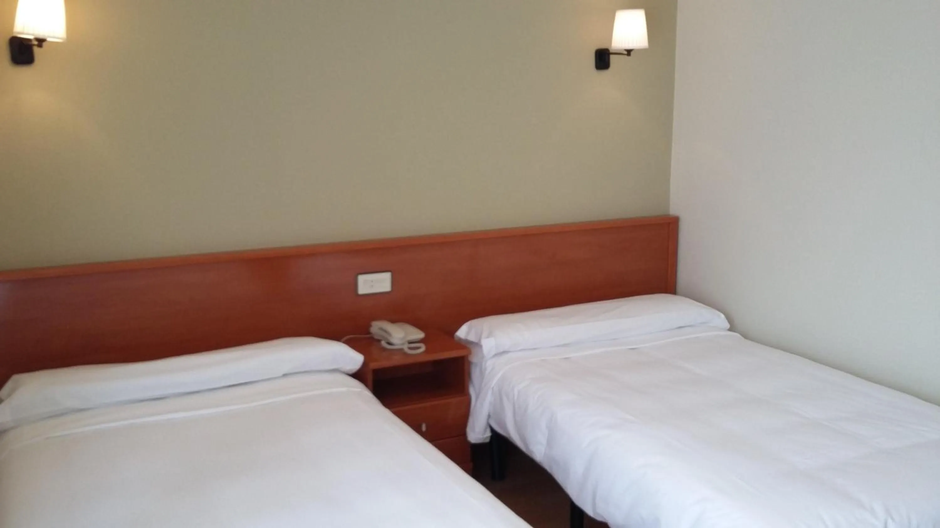 Bed in Hotel Arcea Villaviciosa