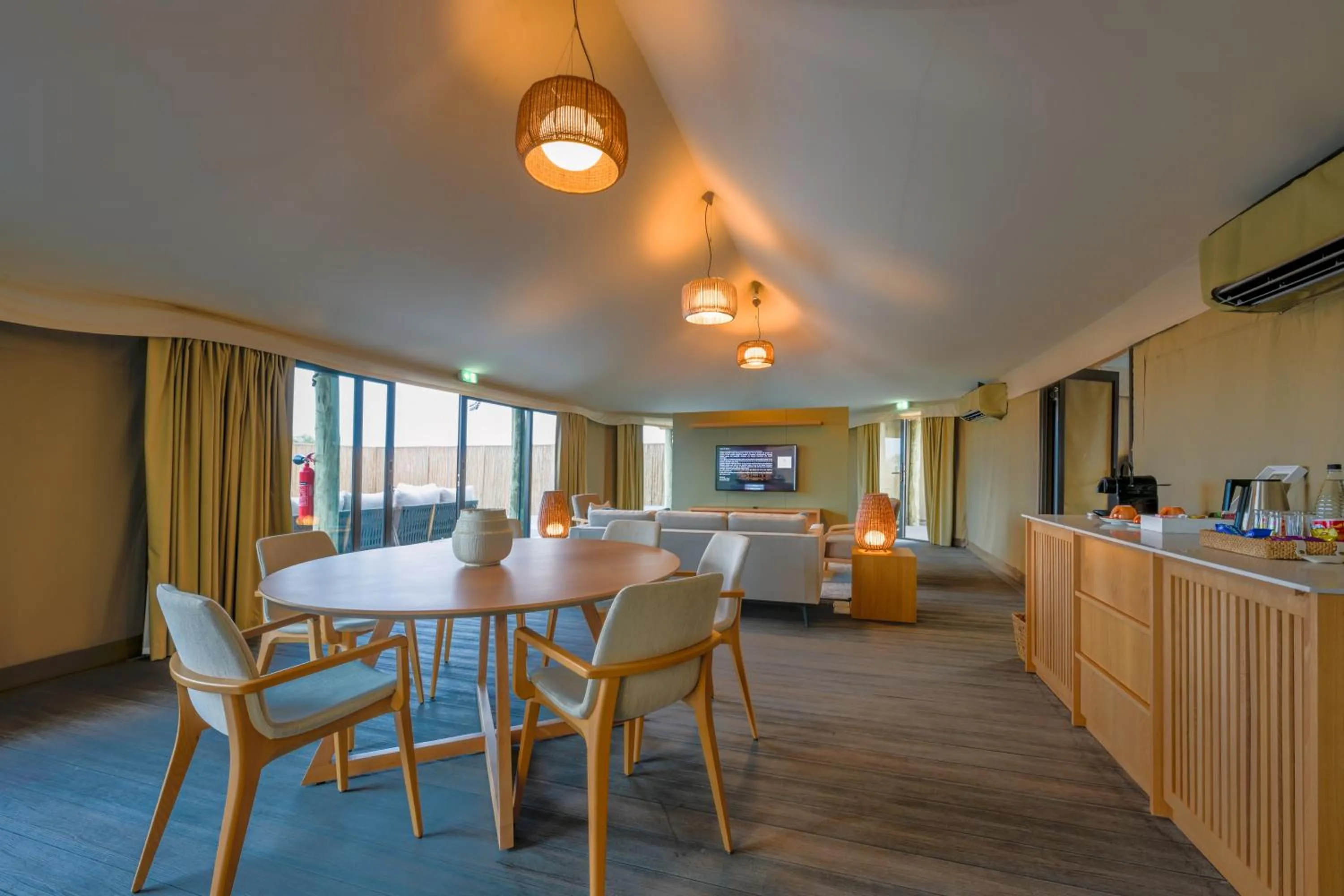 Coffee/tea facilities in Kingfisher Retreat by Sharjah Collection