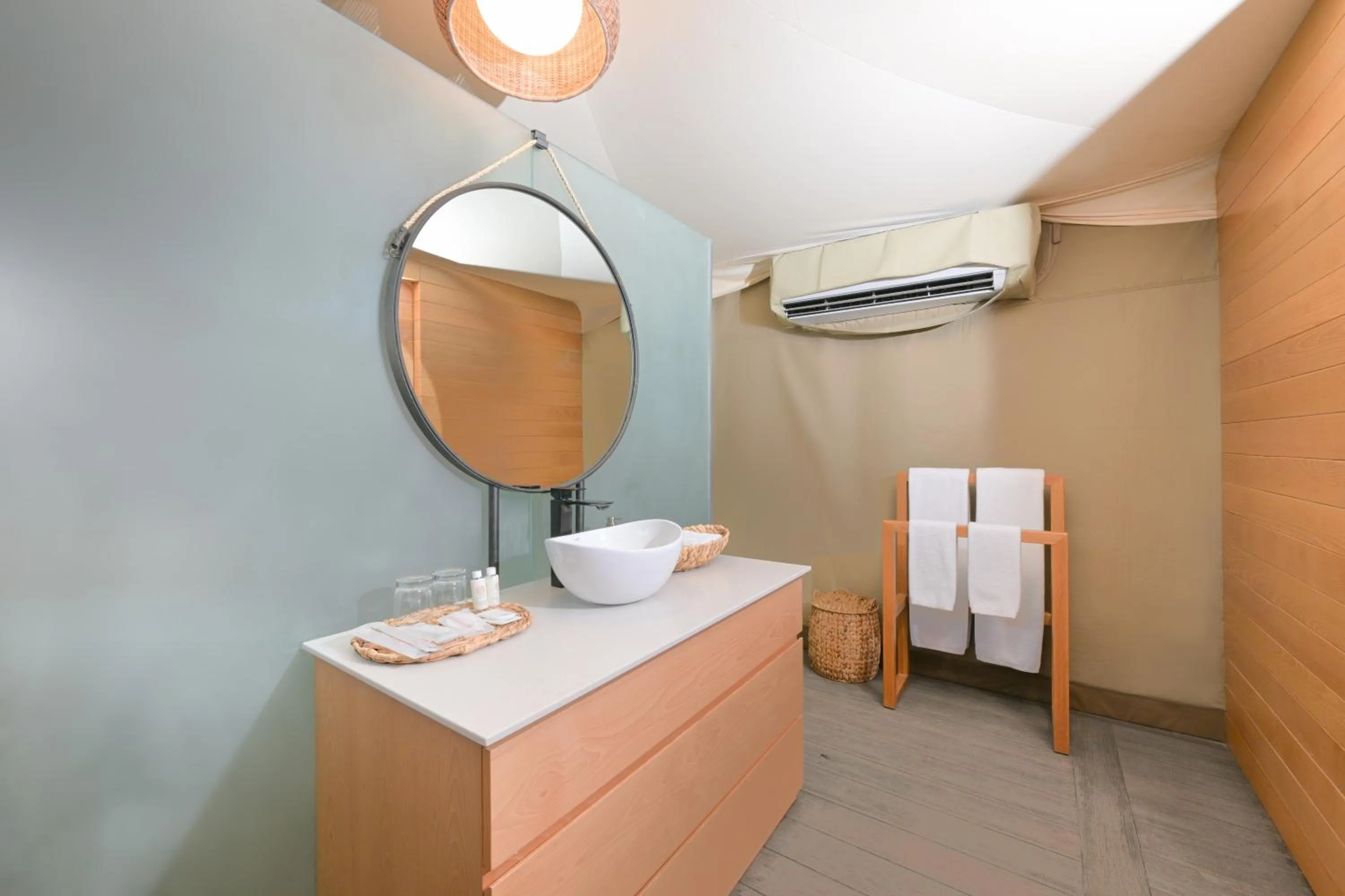 Bathroom in Kingfisher Retreat by Sharjah Collection