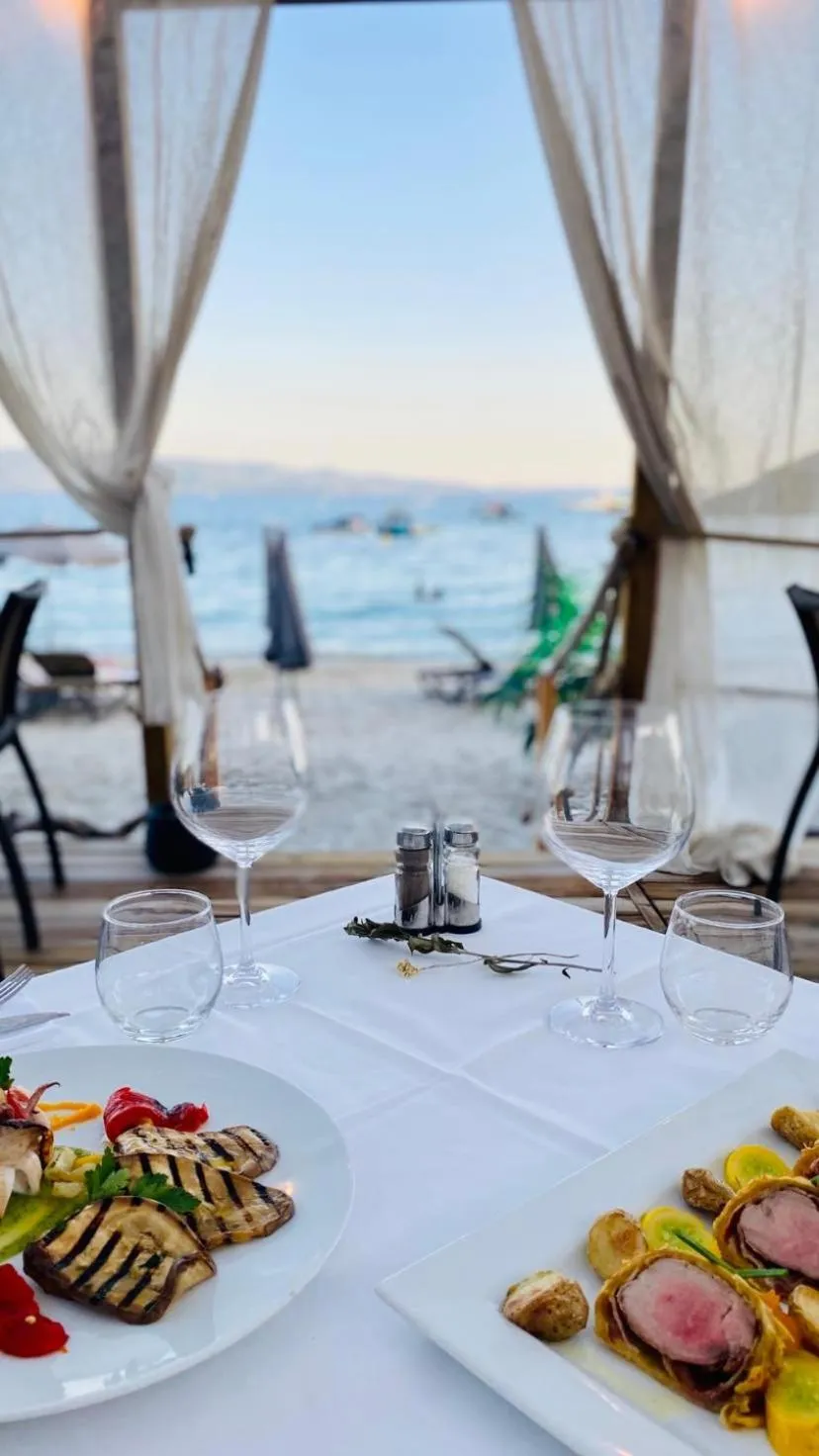 Restaurant/places to eat in Palm Beach