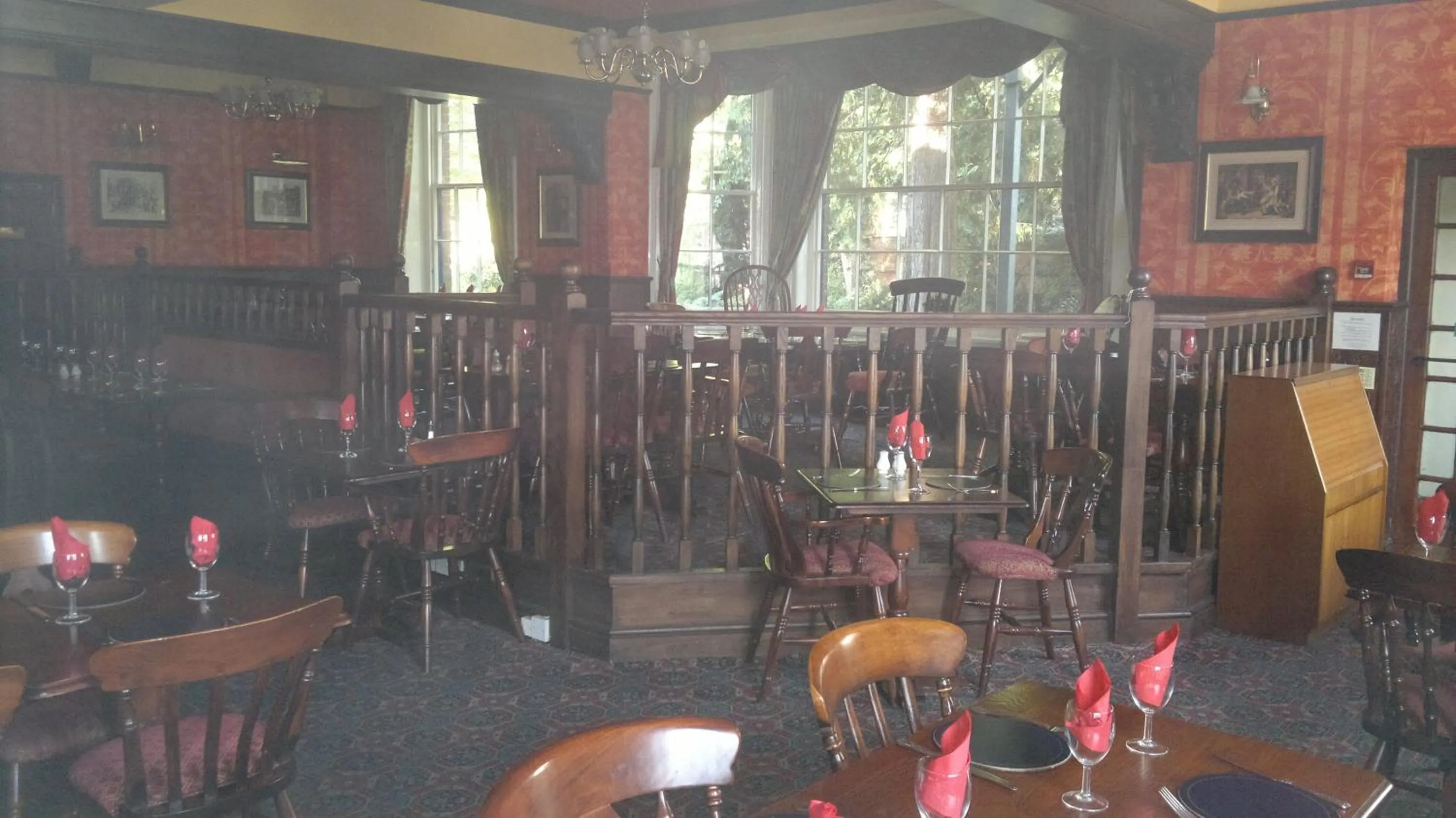 Restaurant/places to eat in Rose and Crown Hotel