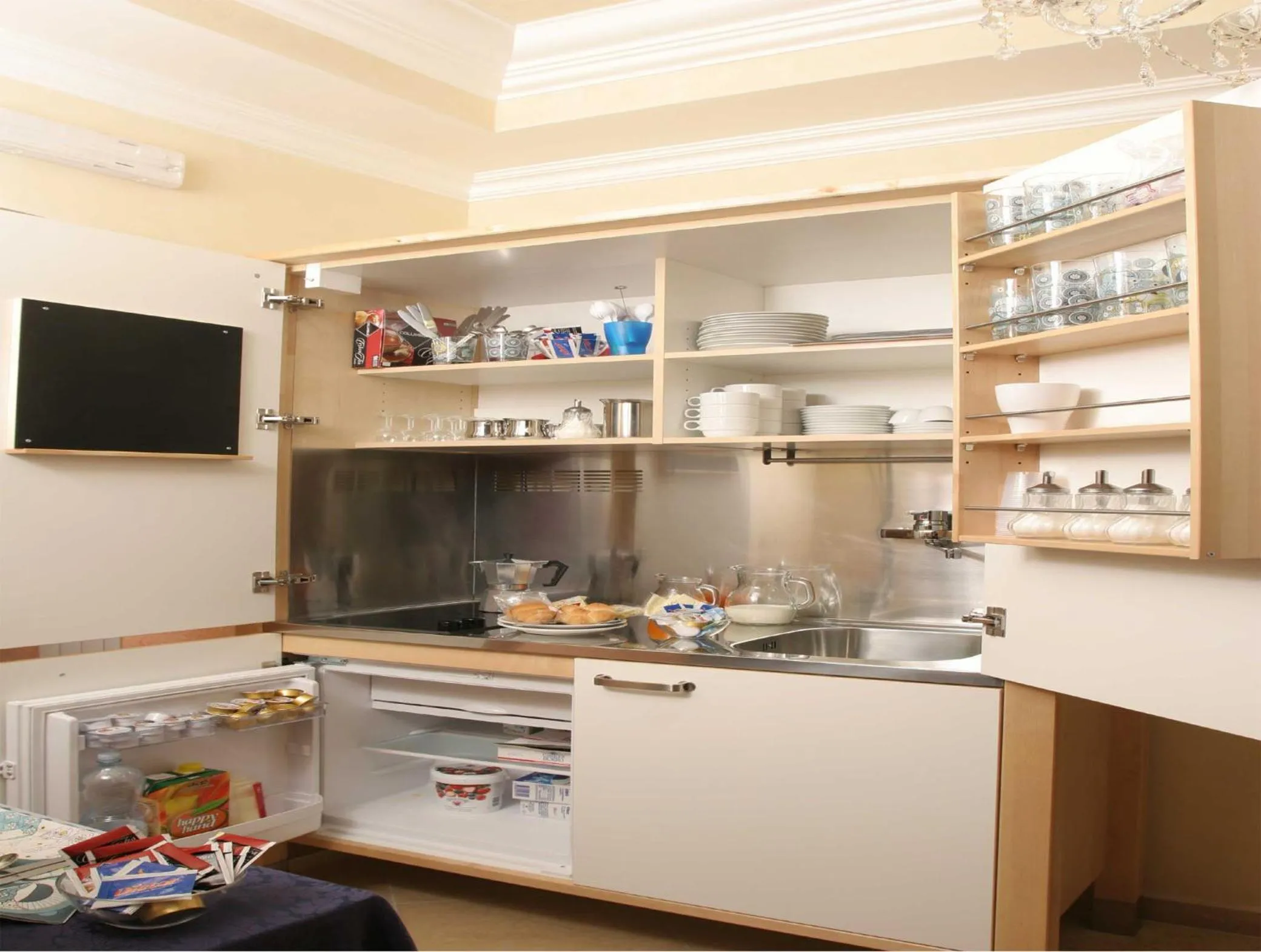 Kitchen or kitchenette in Adorasuite B&B