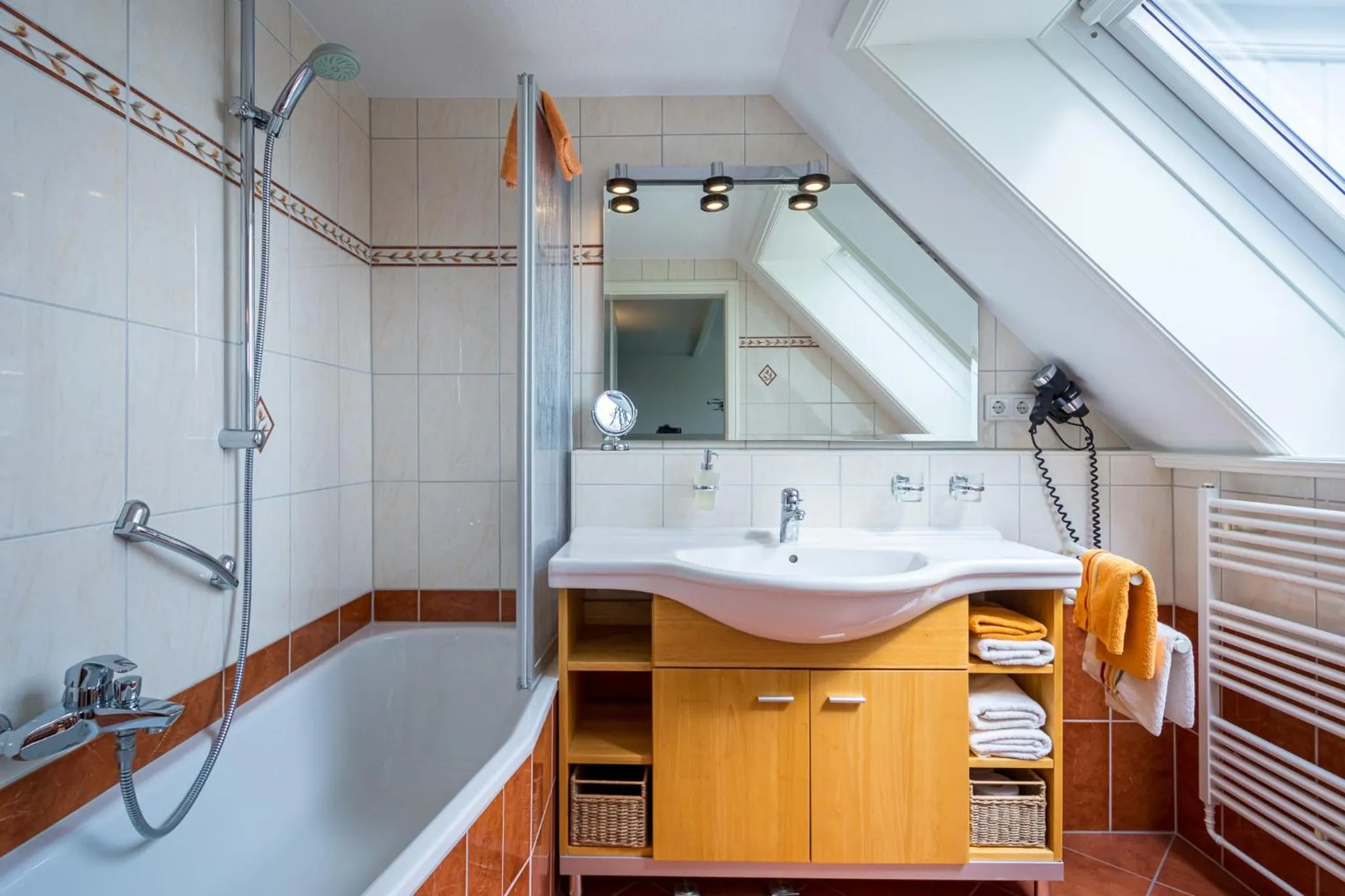 Bathroom in Inselhotel Arfsten