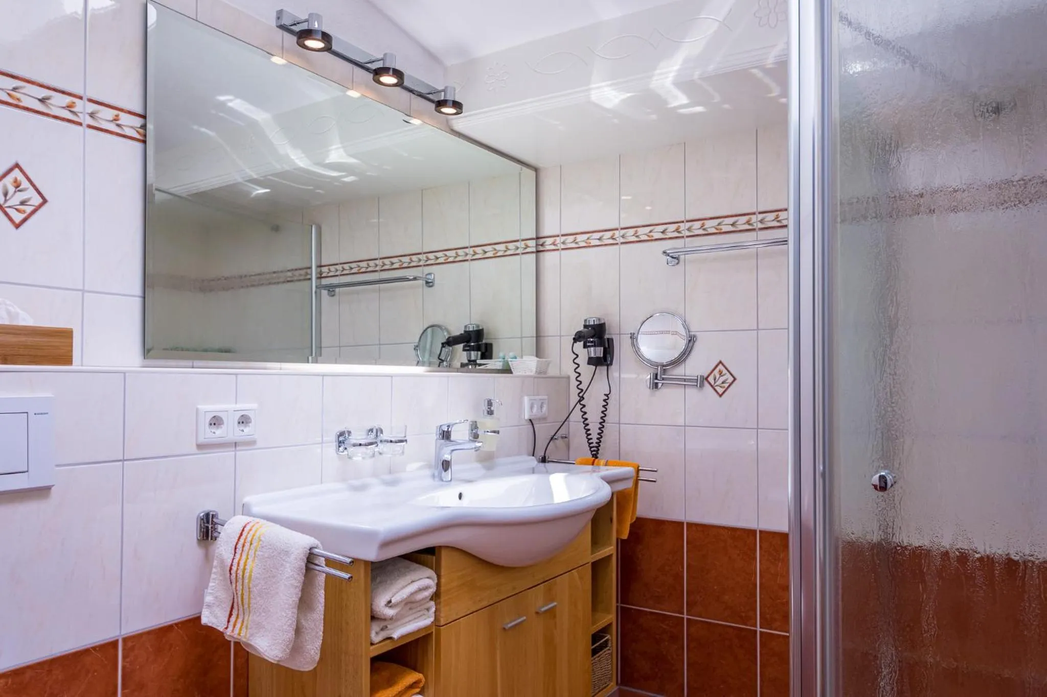 Bathroom in Inselhotel Arfsten