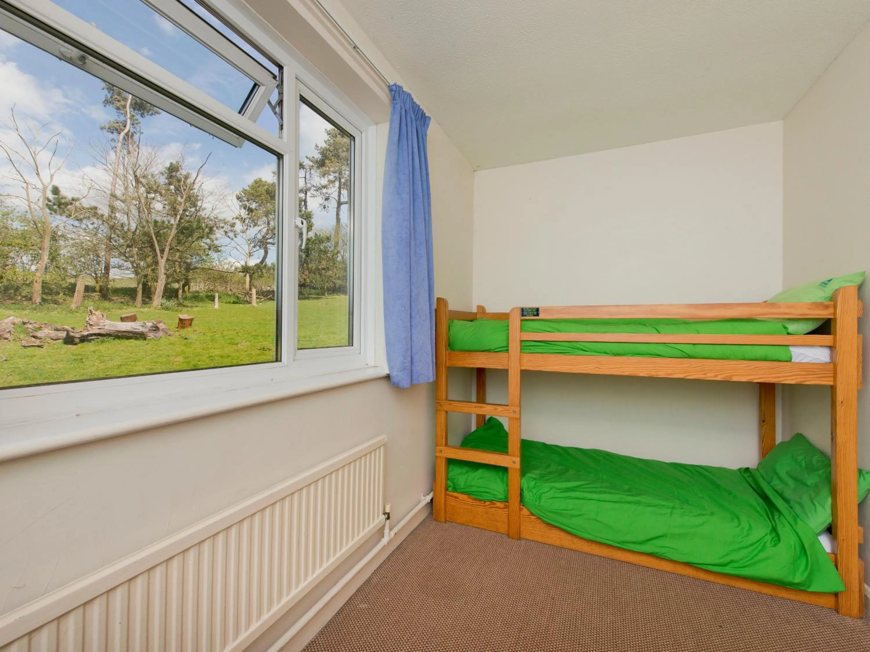 bunk bed, Bed in YHA Truleigh Hill