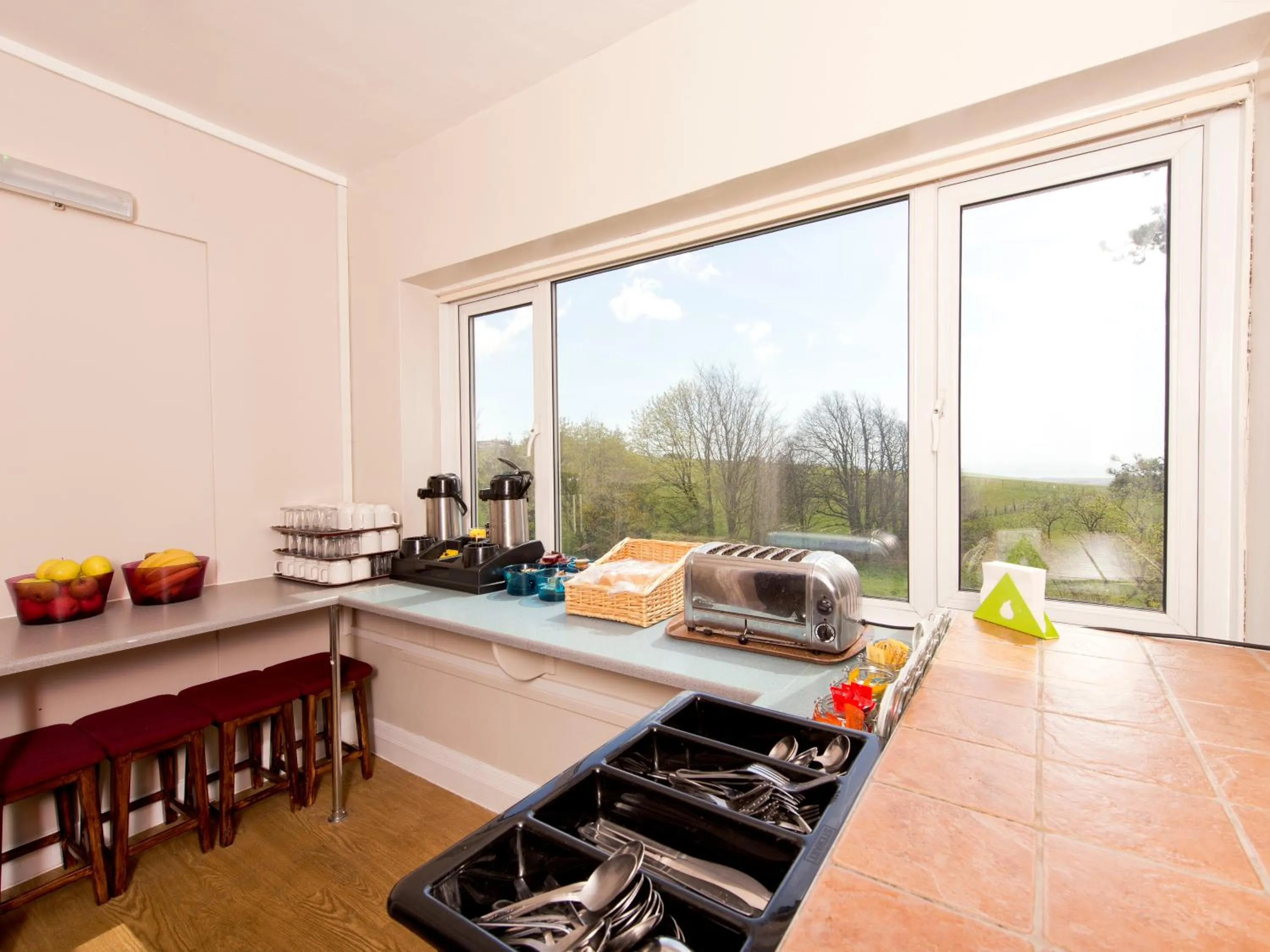 Communal kitchen in YHA Truleigh Hill
