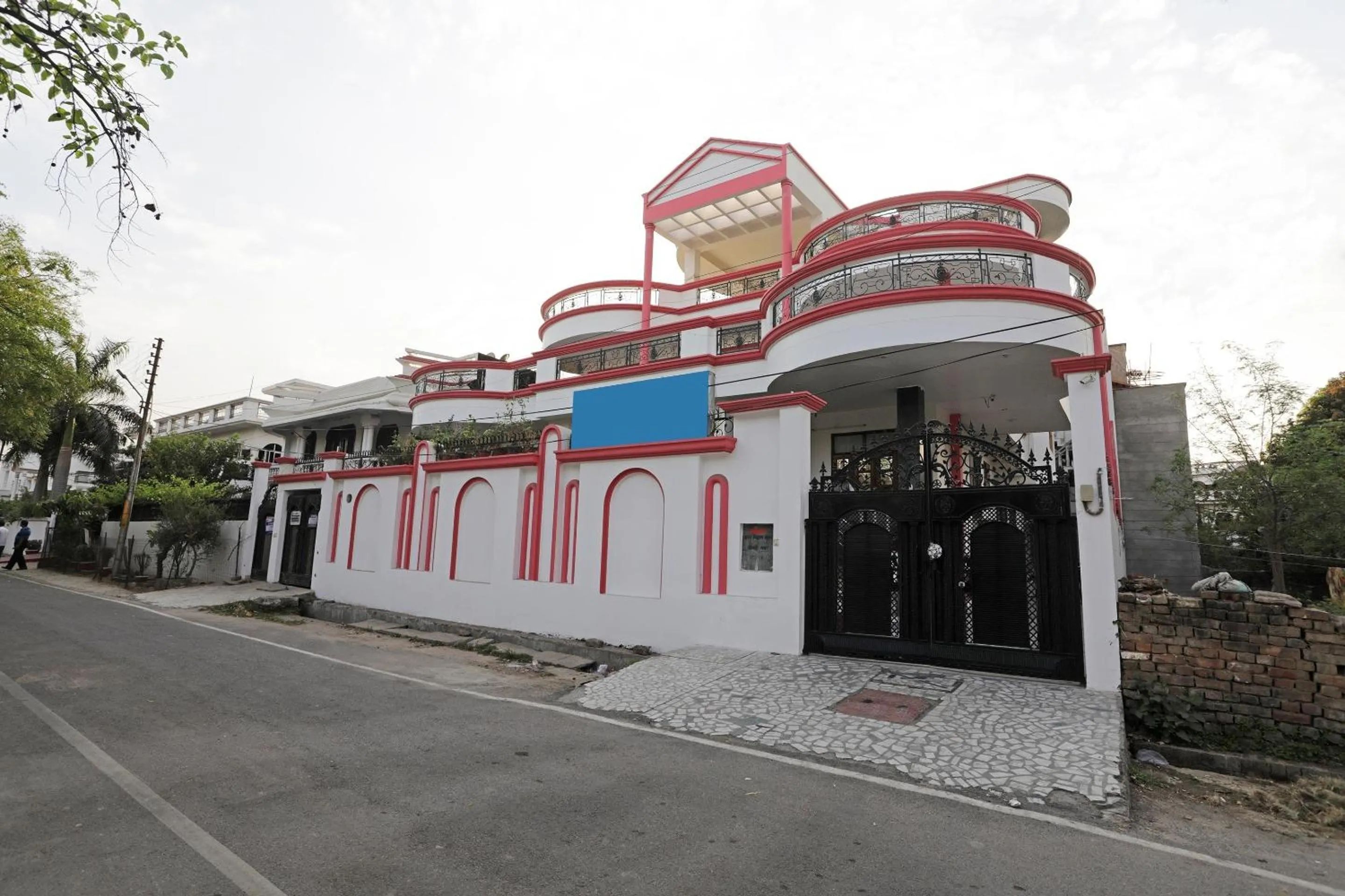 Facade/entrance in Hotel O Shikhar Paradise