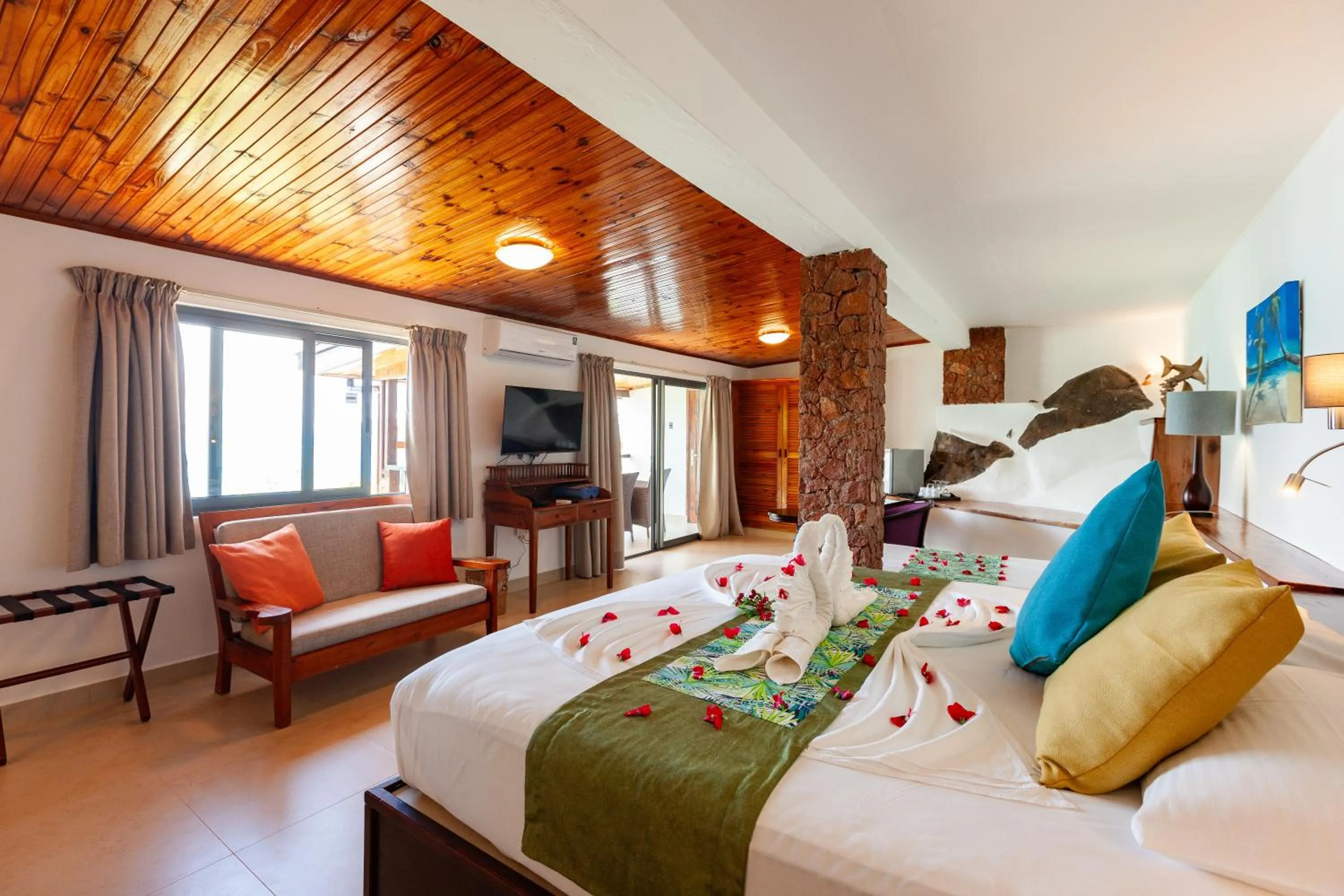 Bedroom, Bed in Colibri Hotel