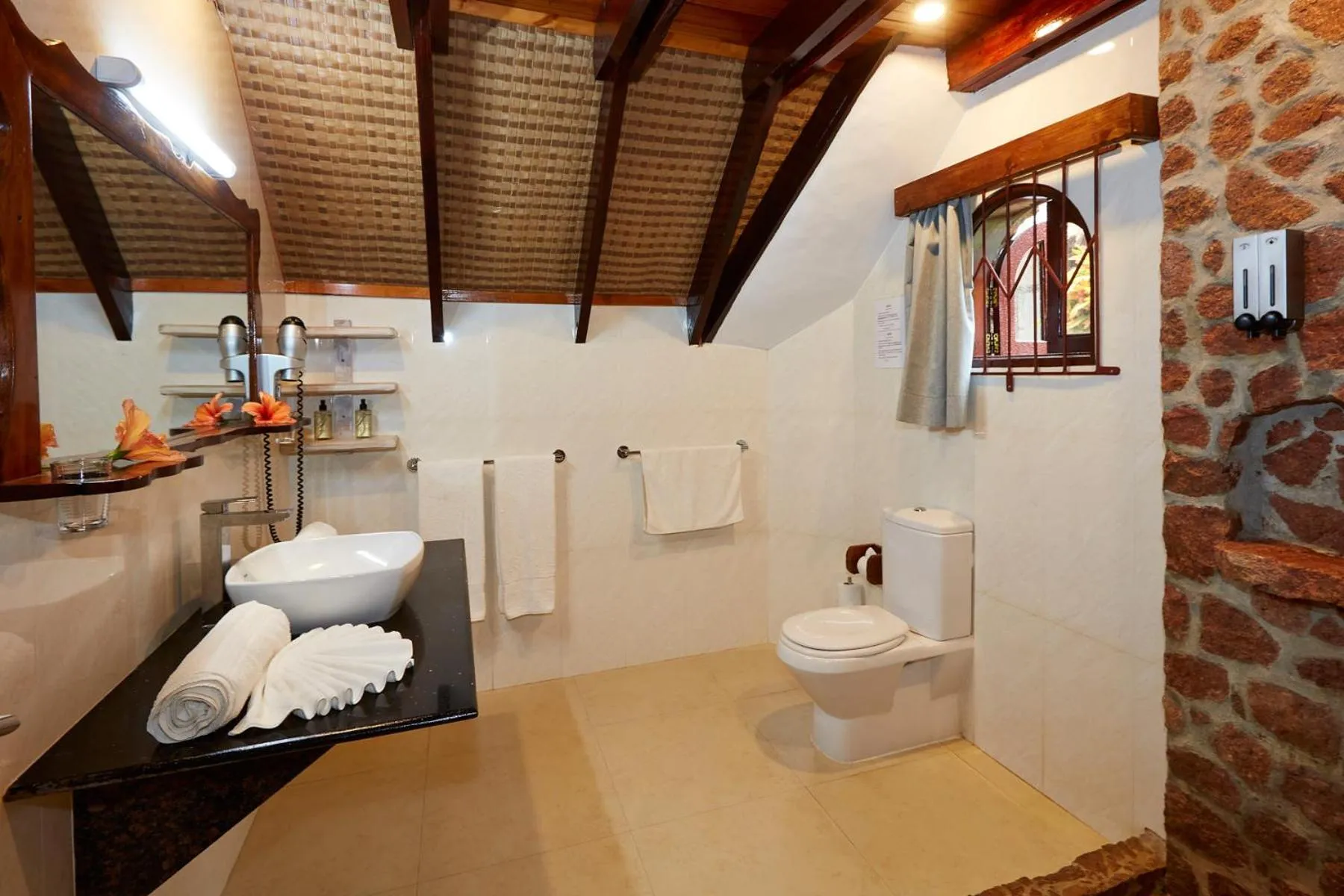 Bathroom in Colibri Hotel