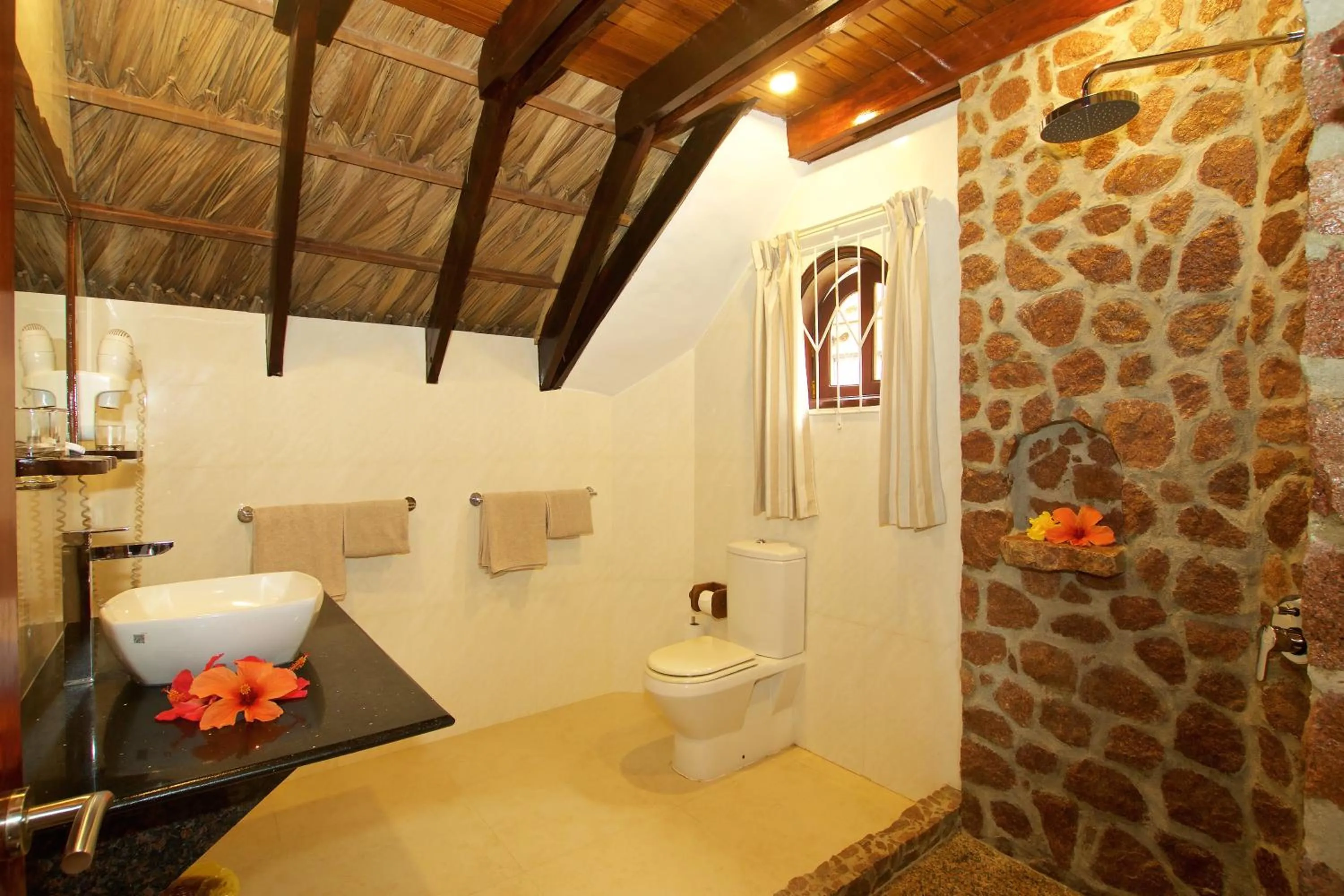 Bathroom in Colibri Hotel