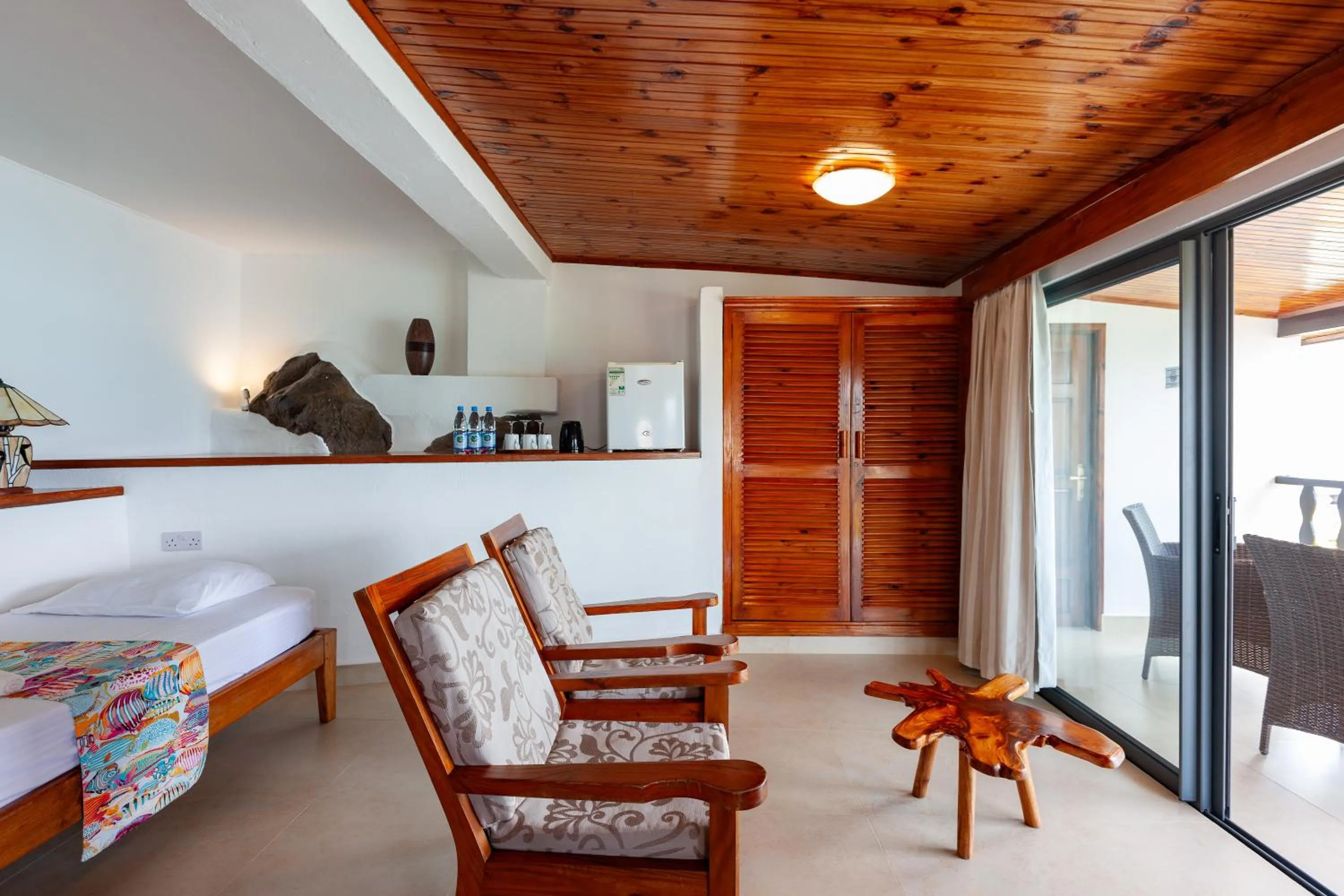 Living room, Bed in Colibri Hotel