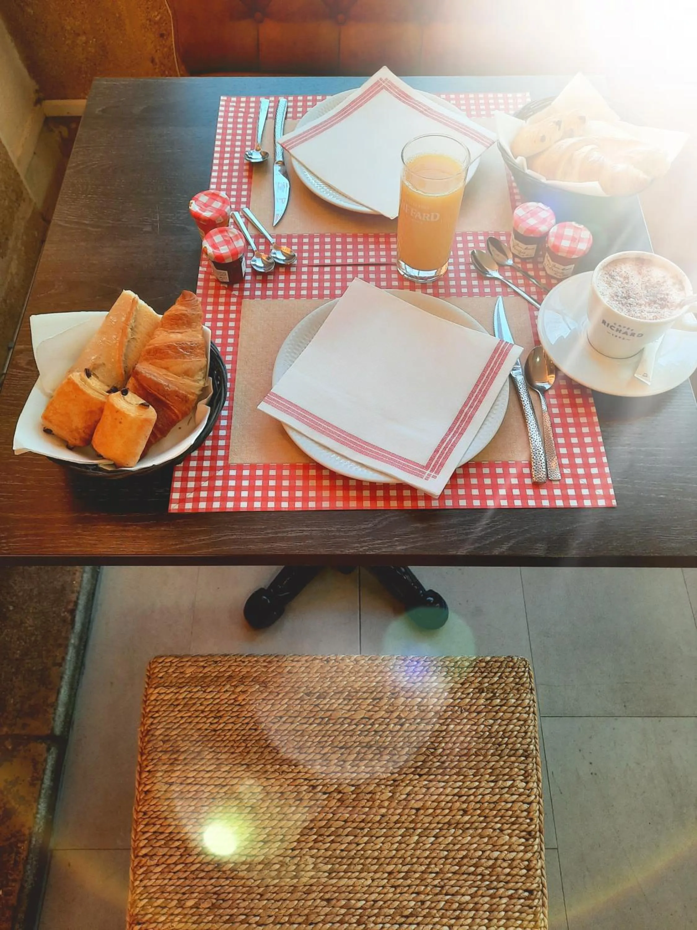 Breakfast in Logis hôtel restaurant de Provence