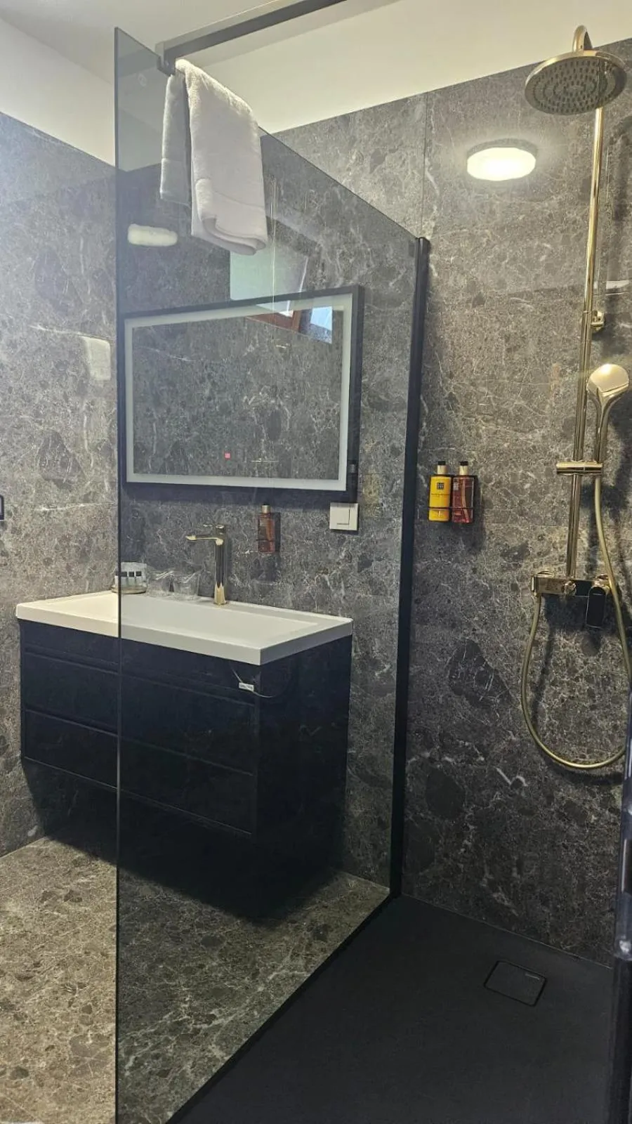 Bathroom in Plitvice Falls Cottage - Luxury rooms & Dinner