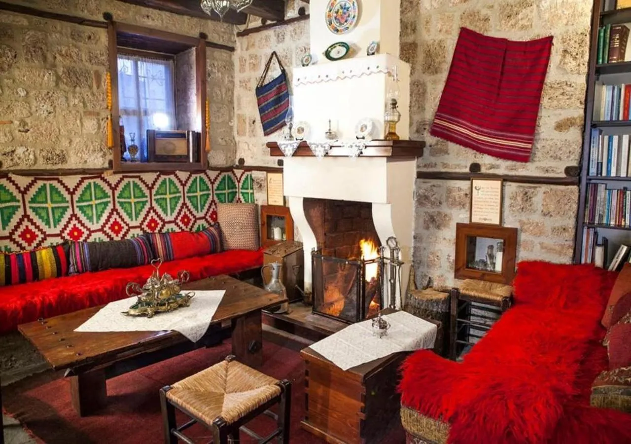 Lobby or reception in Hagiati Guesthouse - Edessa Cozy Mountain Retreat