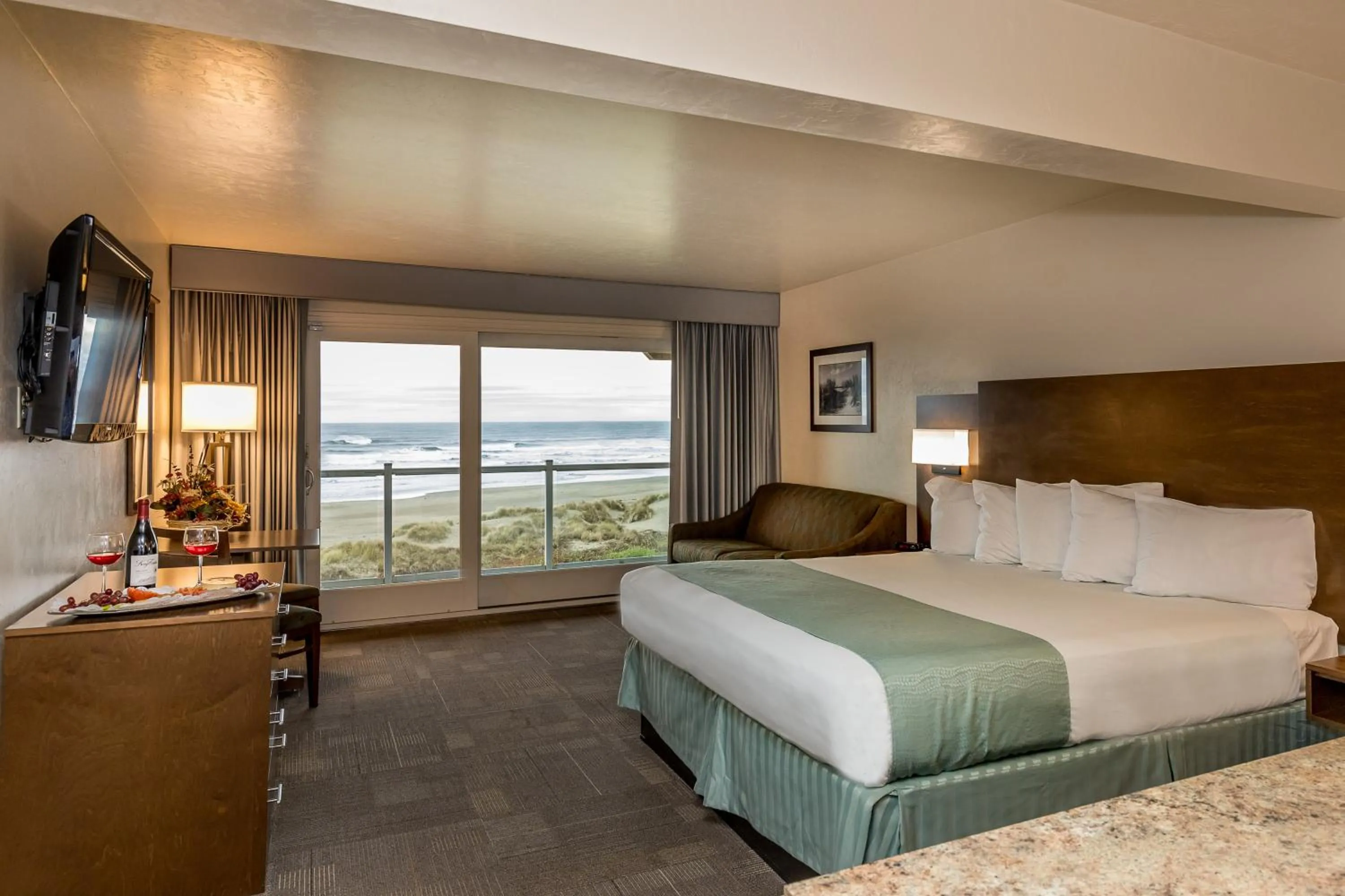 Bed in Driftwood Shores Resort