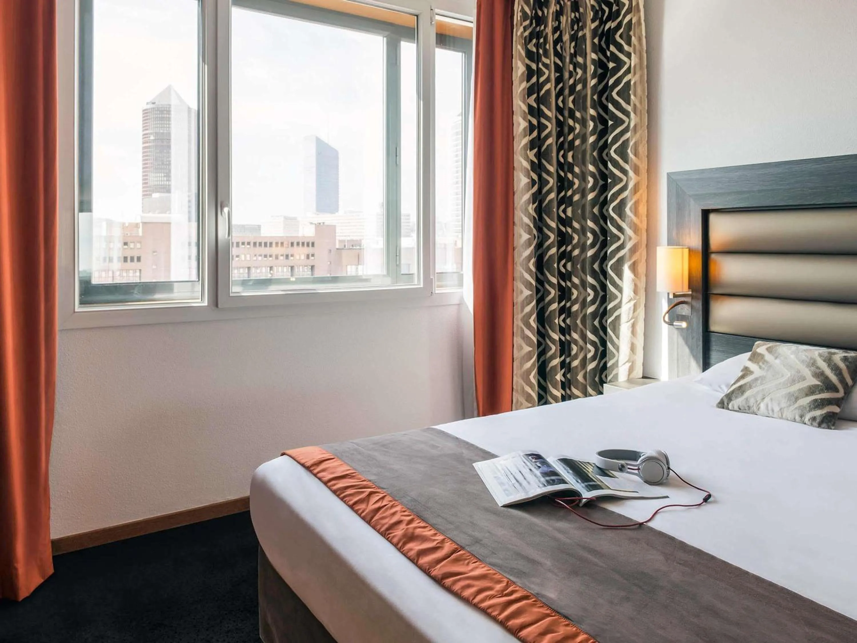 Bedroom, Bed in Mercure Lyon Centre - Gare Part Dieu