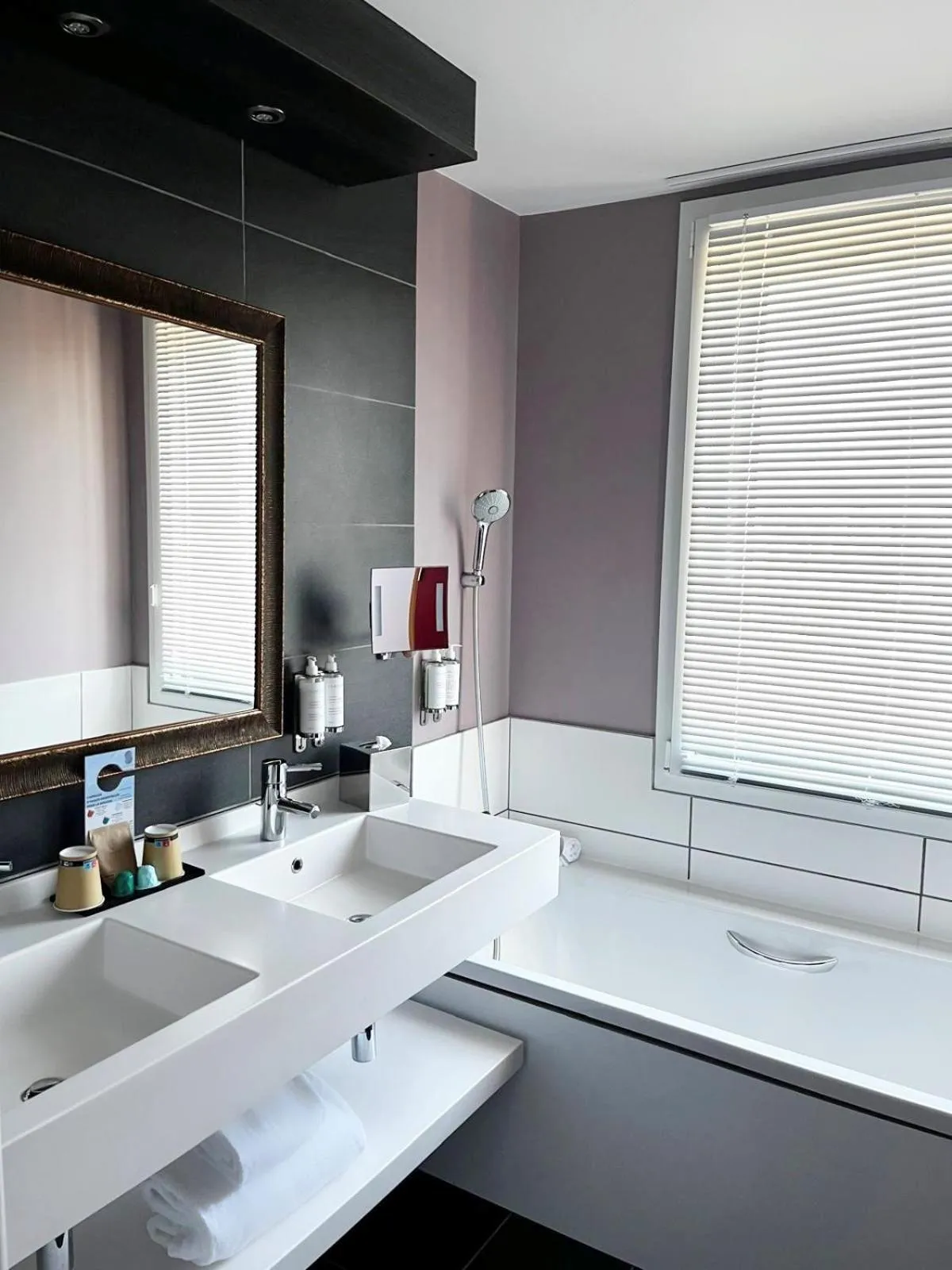 Bathroom in Mercure Lyon Centre - Gare Part Dieu