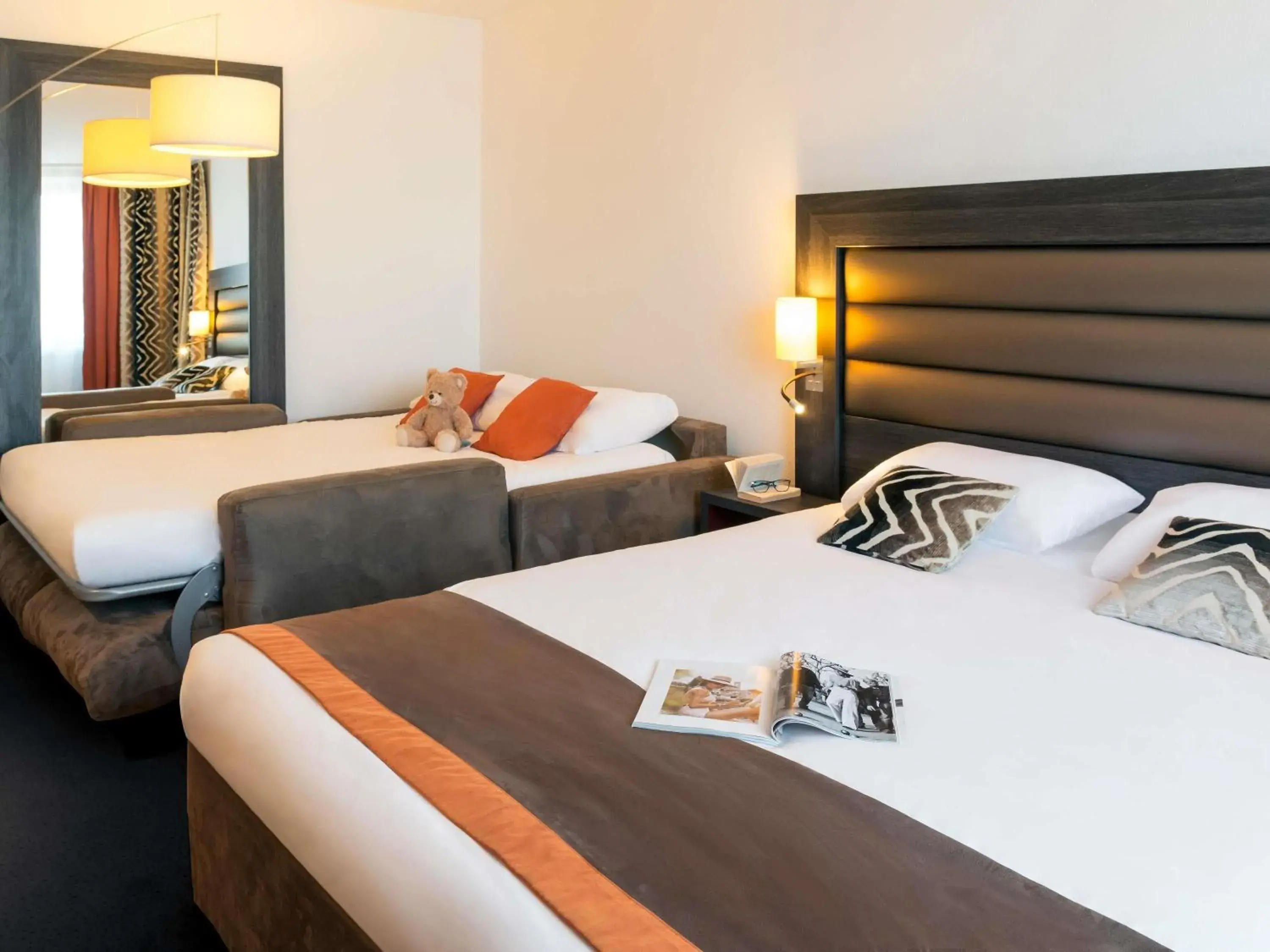 Executive Room with One King Bed And One Double Sofa Bed in Mercure Lyon Centre - Gare Part Dieu Executive Room with One King Bed And One Double Sofa Bed in Mercure Lyon Centre - Gare Part Dieu